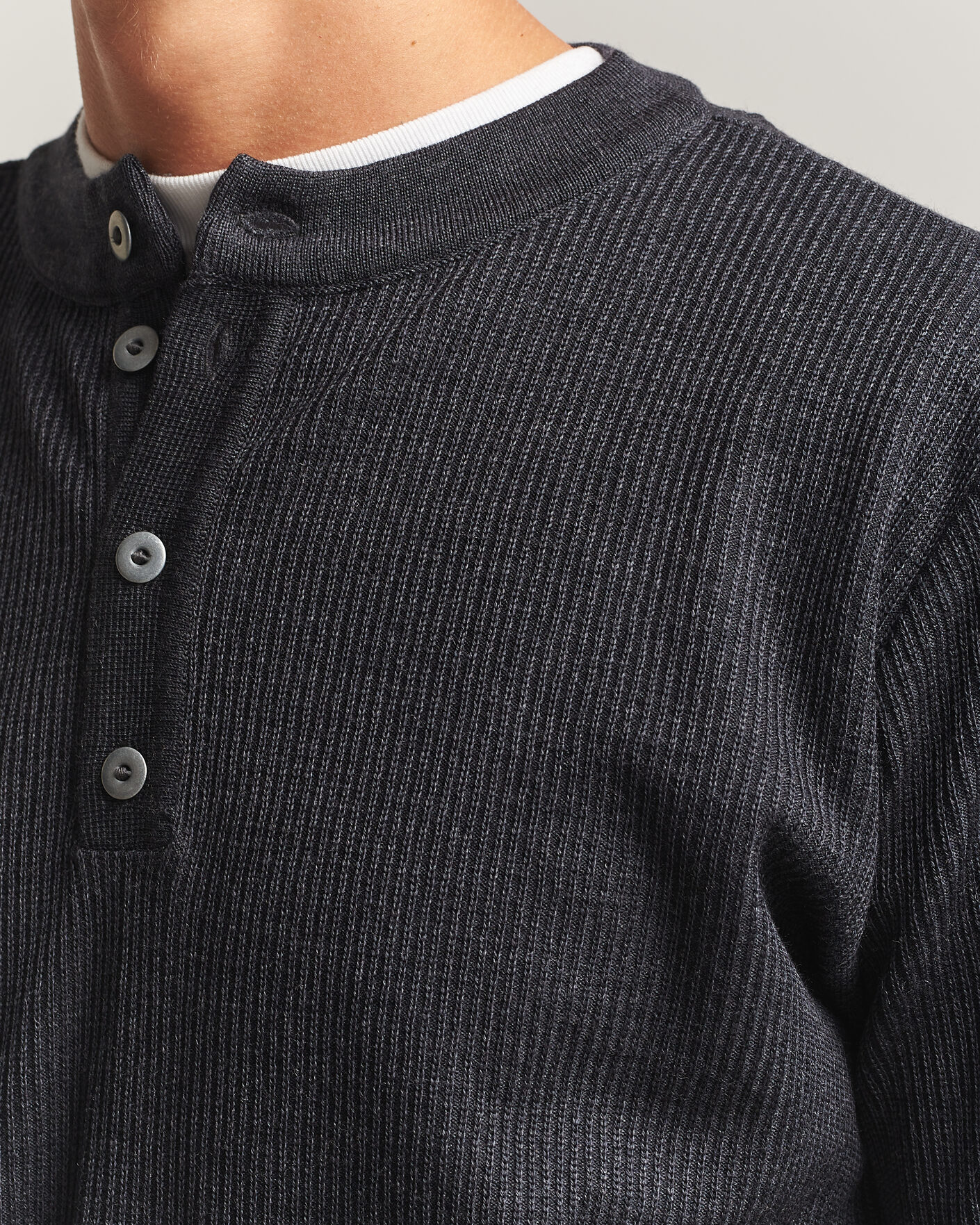 Mies | Puserot | S.N.S. Herning | Stamina Rib Henley Magnetite Black