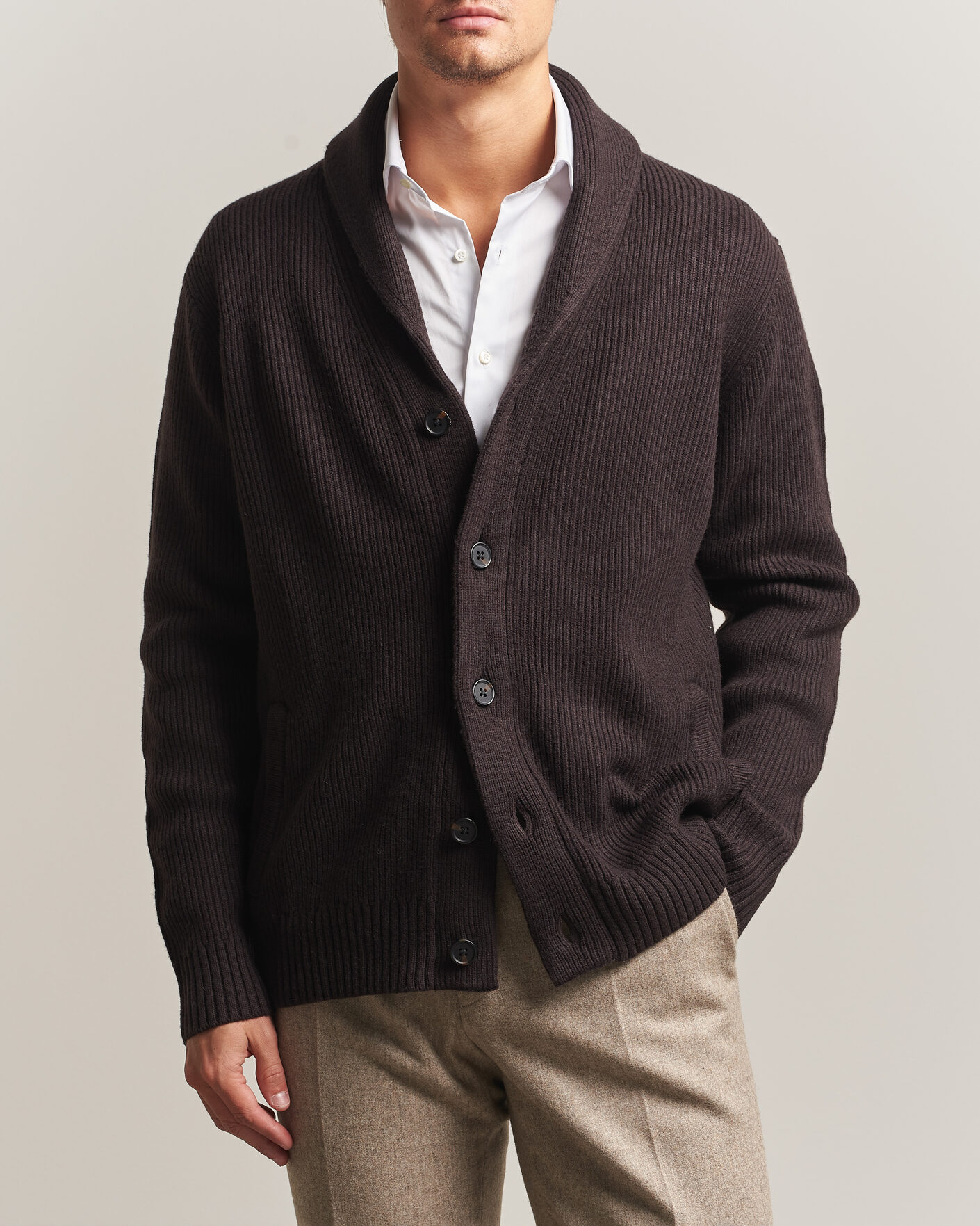 Mies | Puserot | Charles Tyrwhitt | Chunky Merino Shawl Neck Cardigan Chocolate