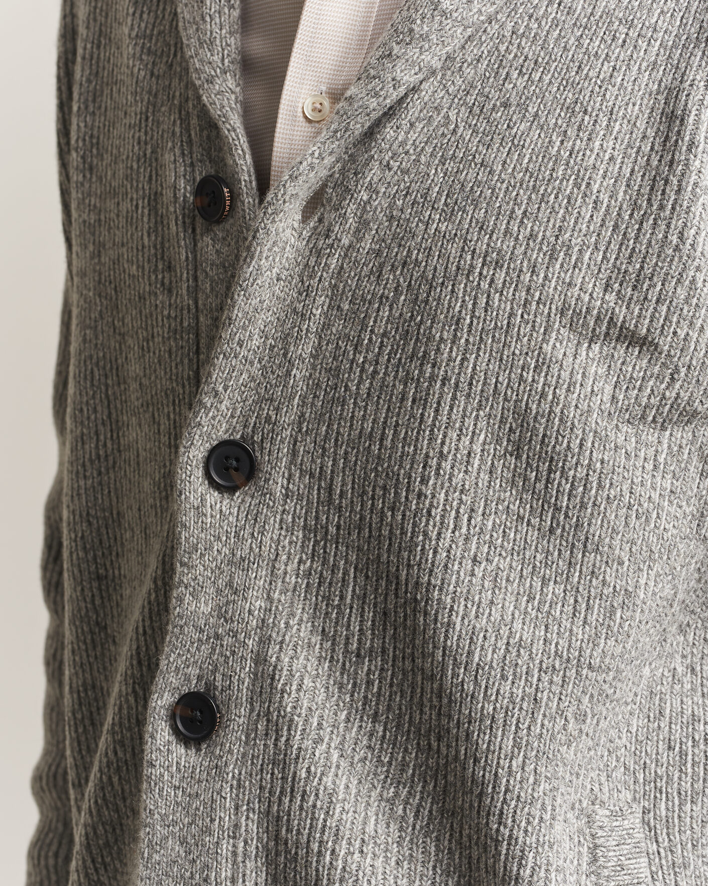 Mies | Puserot | Charles Tyrwhitt | Chunky Merino Shawl Neck Cardigan Grey