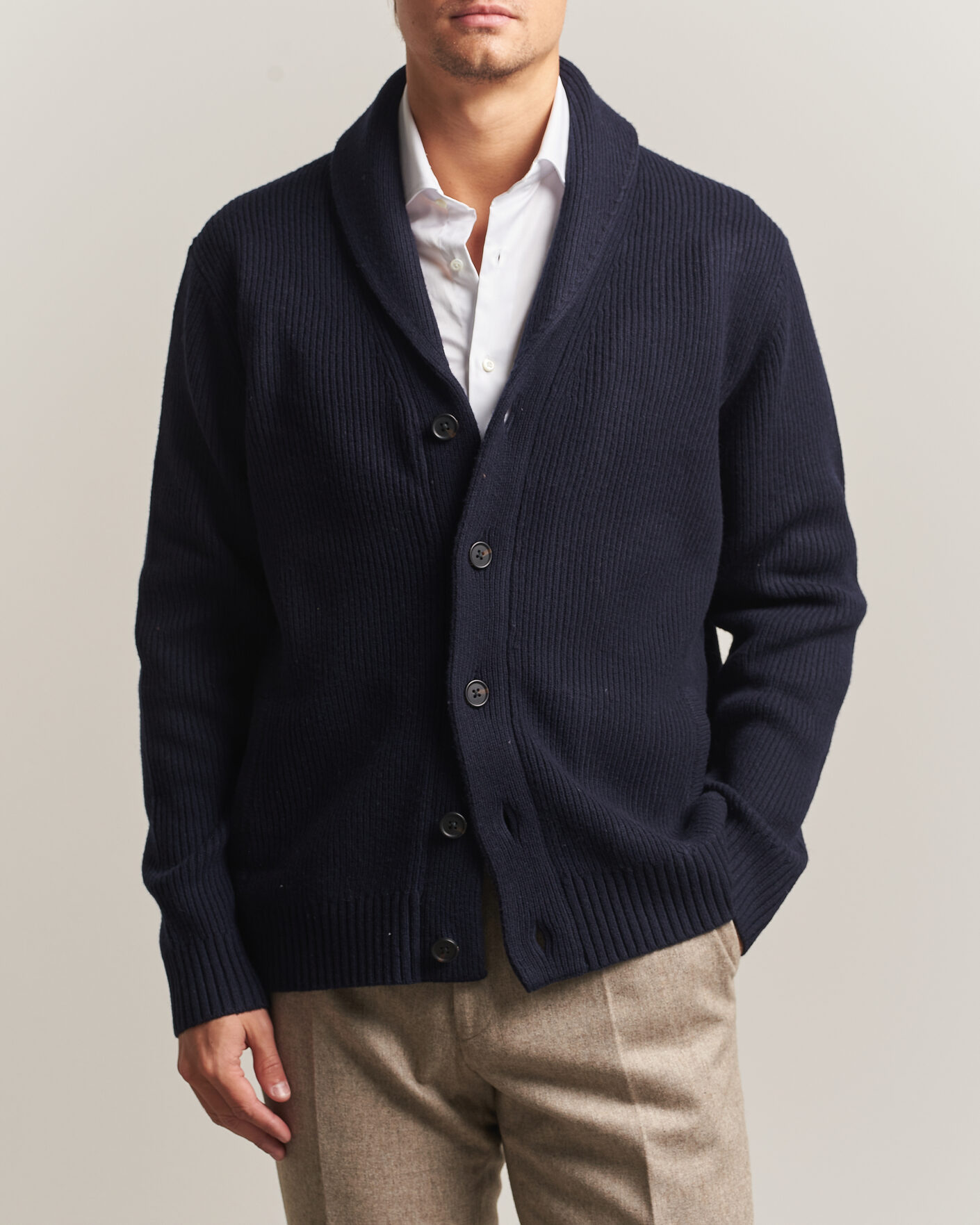 Mies | Puserot | Charles Tyrwhitt | Chunky Merino Shawl Neck Cardigan Navy