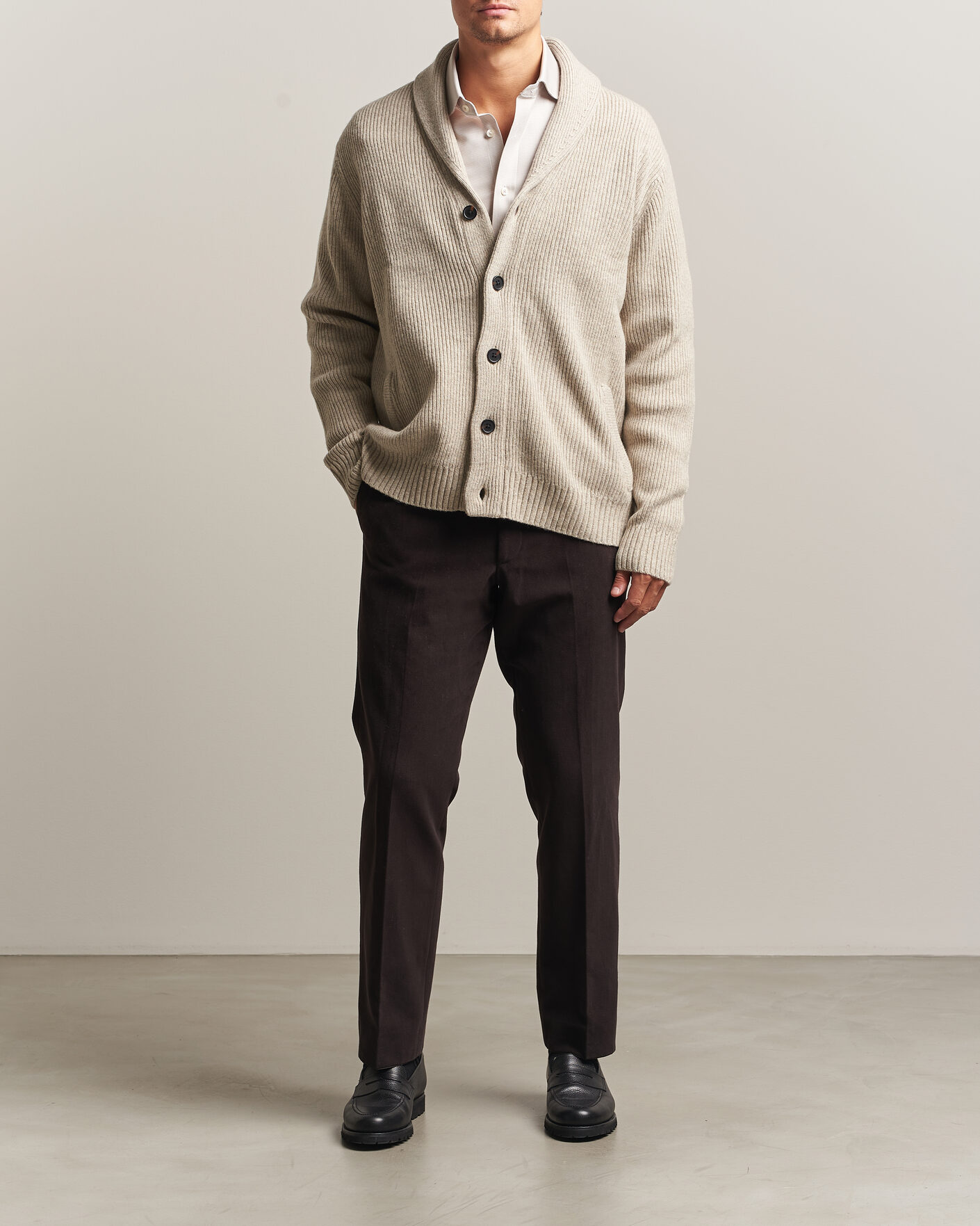 Mies | Puserot | Charles Tyrwhitt | Chunky Merino Shawl Neck Cardigan Oat