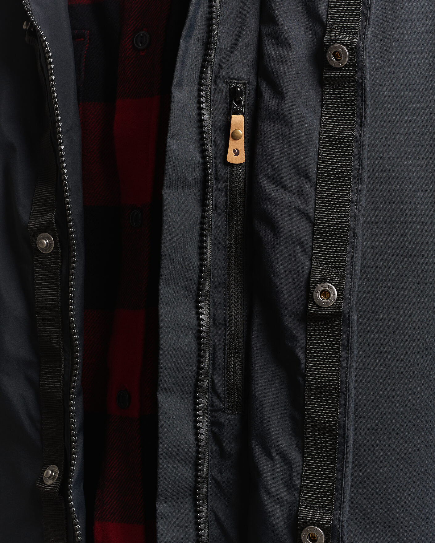 Mies | Takit | Fjällräven | Övik GORE-TEX Padded Parka Black