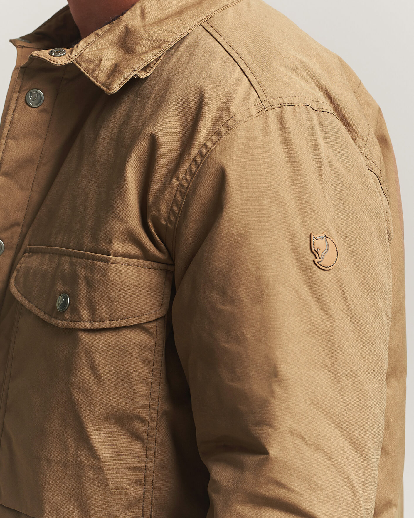 Mies | Takit | Fjällräven | Övik Down Shirt Jacket Wood Brown