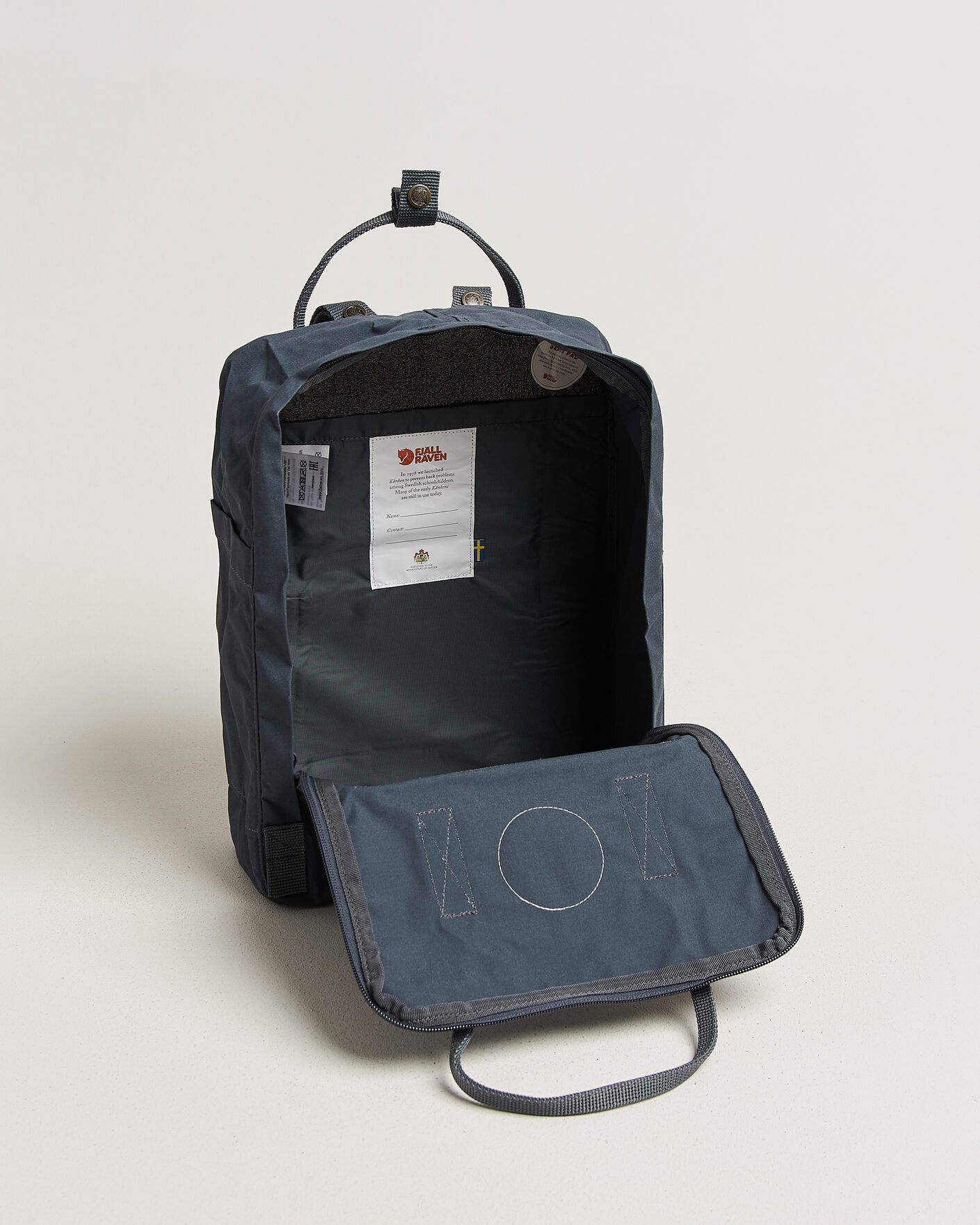 Mies | Laukut | Fjällräven | Kånken Graphite