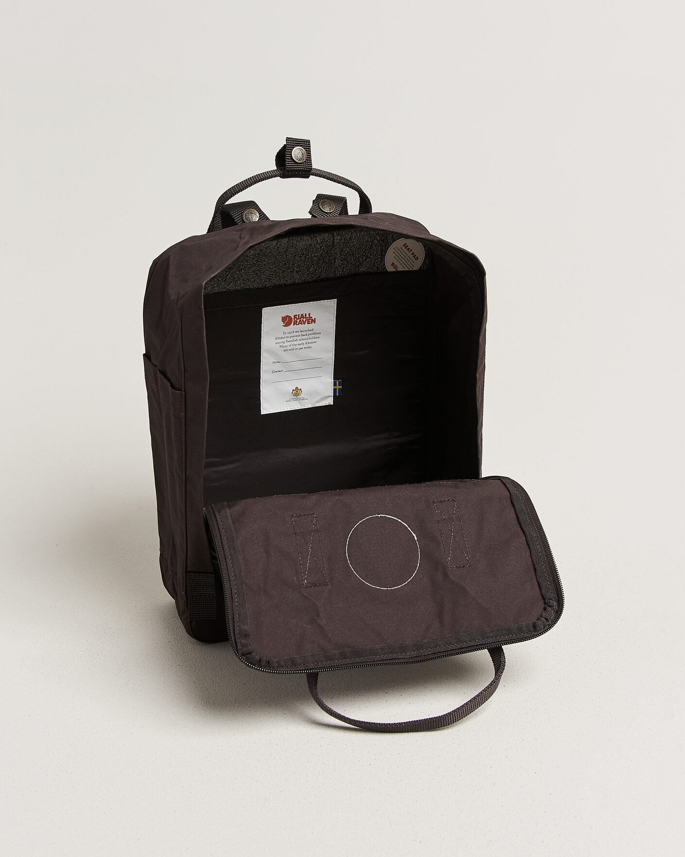 Mies | Laukut | Fjällräven | Kånken Black Oak