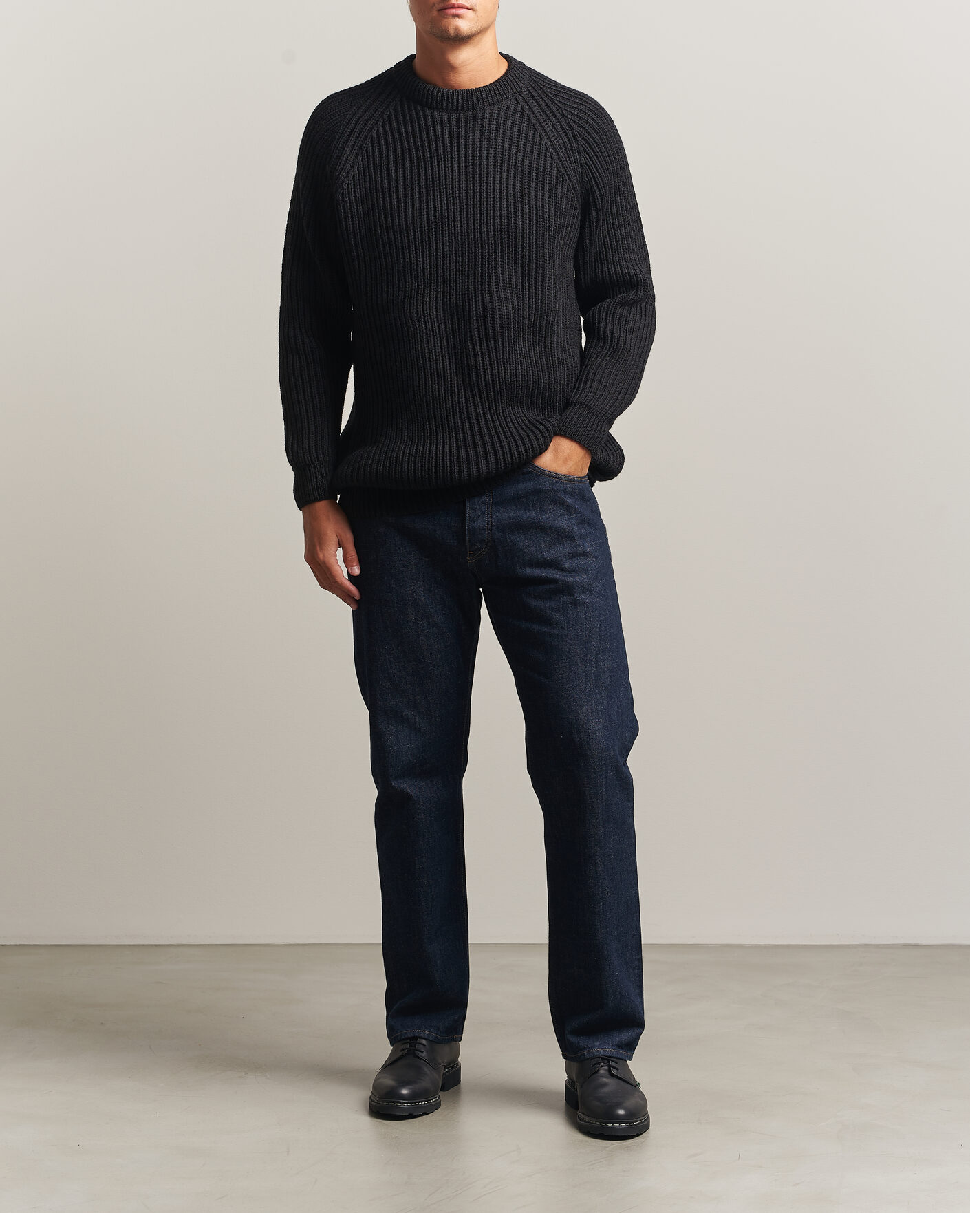 Mies | Puserot | Gloverall | Fisherman Rib Chunky Wool Crew Neck Black