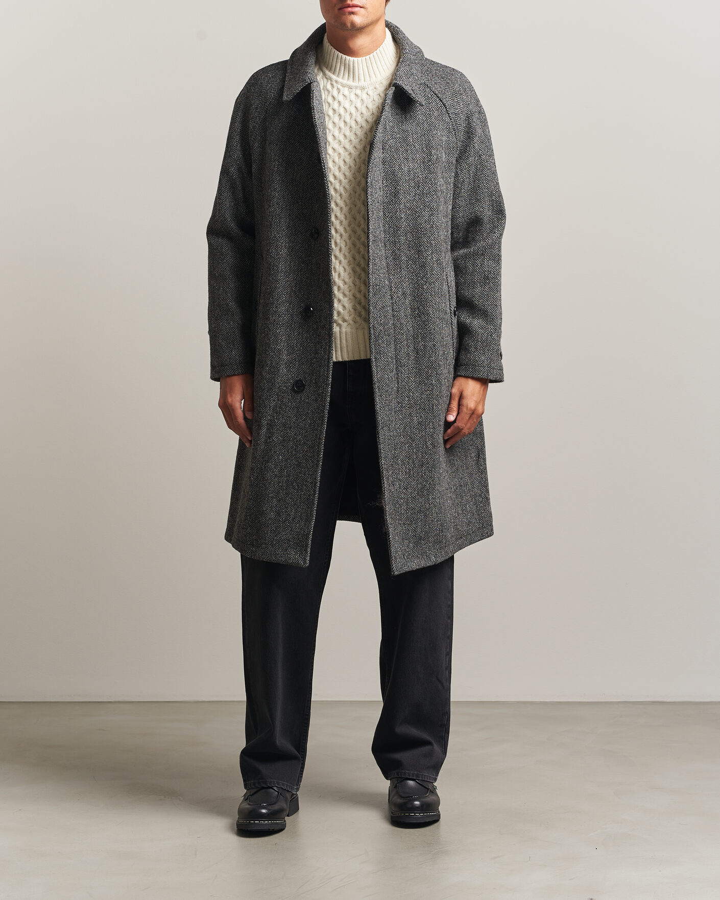 Mies | Takit | Gloverall | Hynes Harris Tweed Coat Charcoal Herringbone