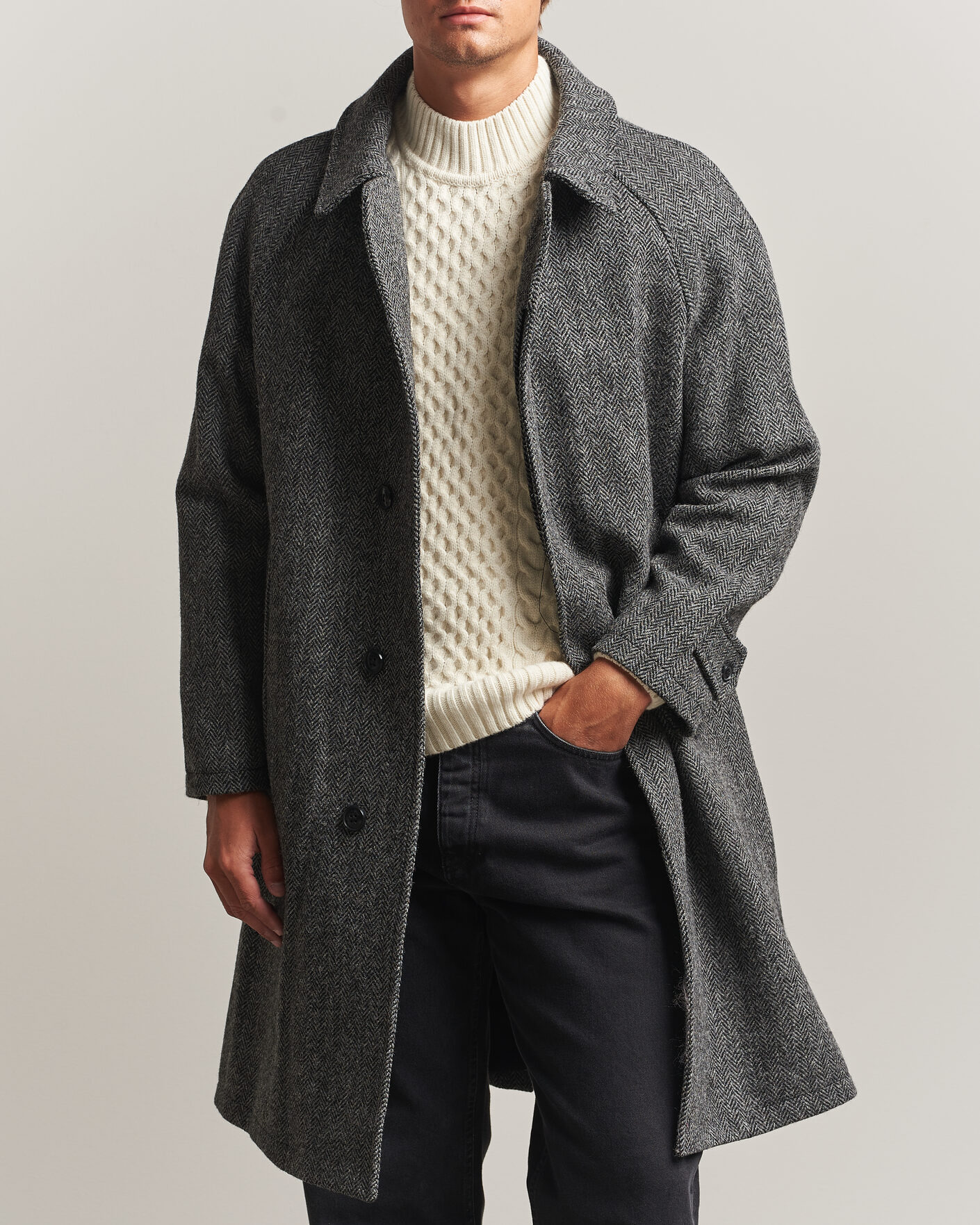 Mies | Takit | Gloverall | Hynes Harris Tweed Coat Charcoal Herringbone