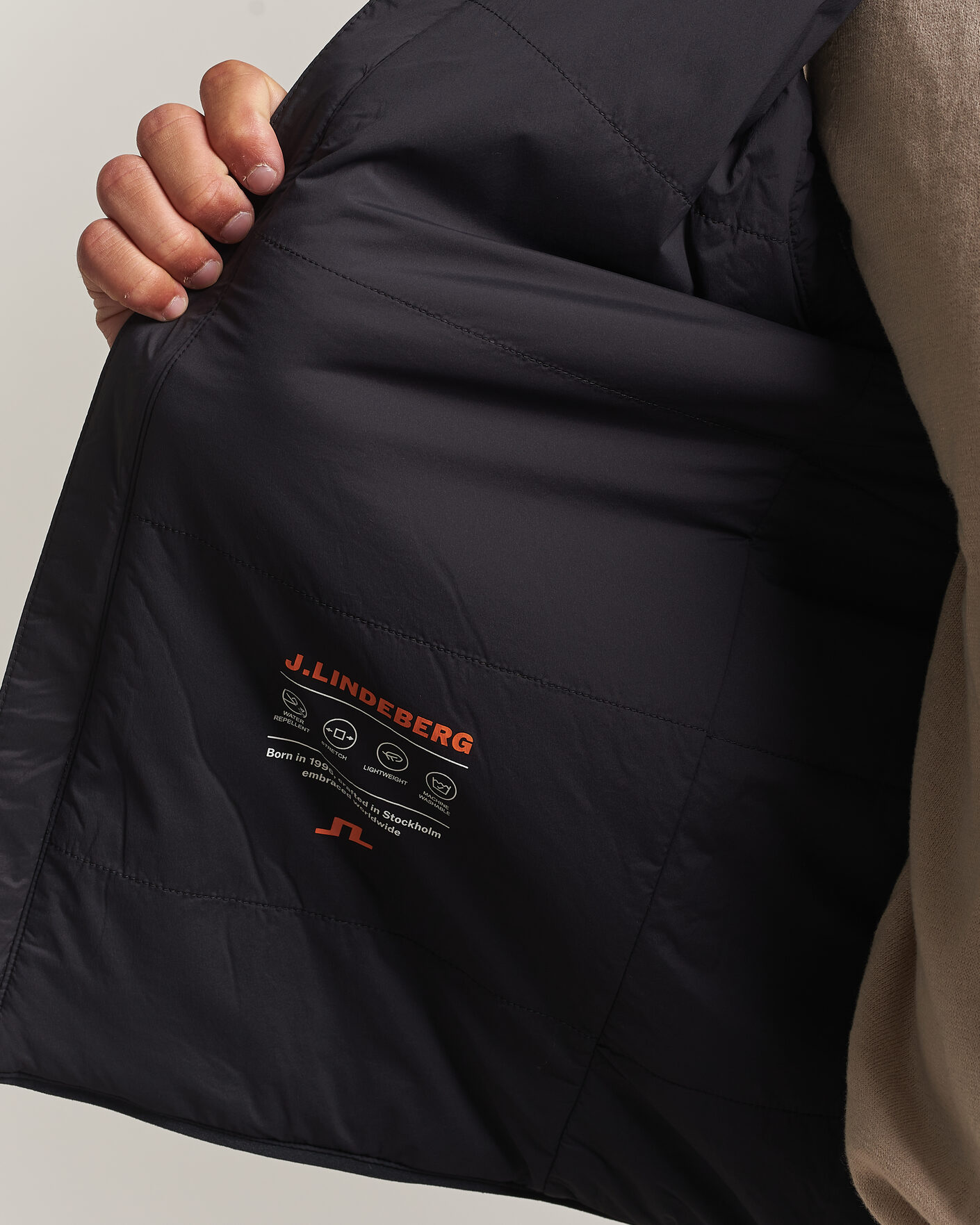 Mies | Ulkoliivit | J.Lindeberg | Clinton Padded Vest Black
