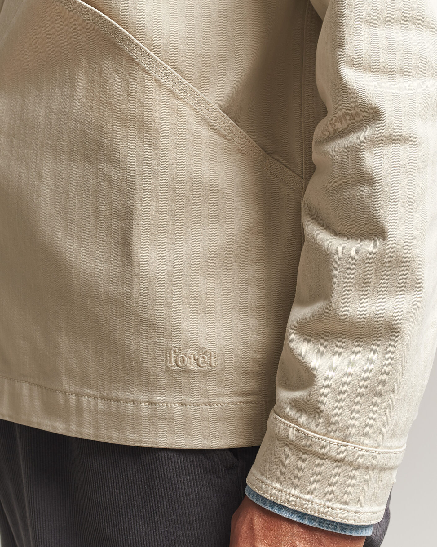 Mies | Kauluspaidat | Forét | Berry Herringbone Overshirt Oat