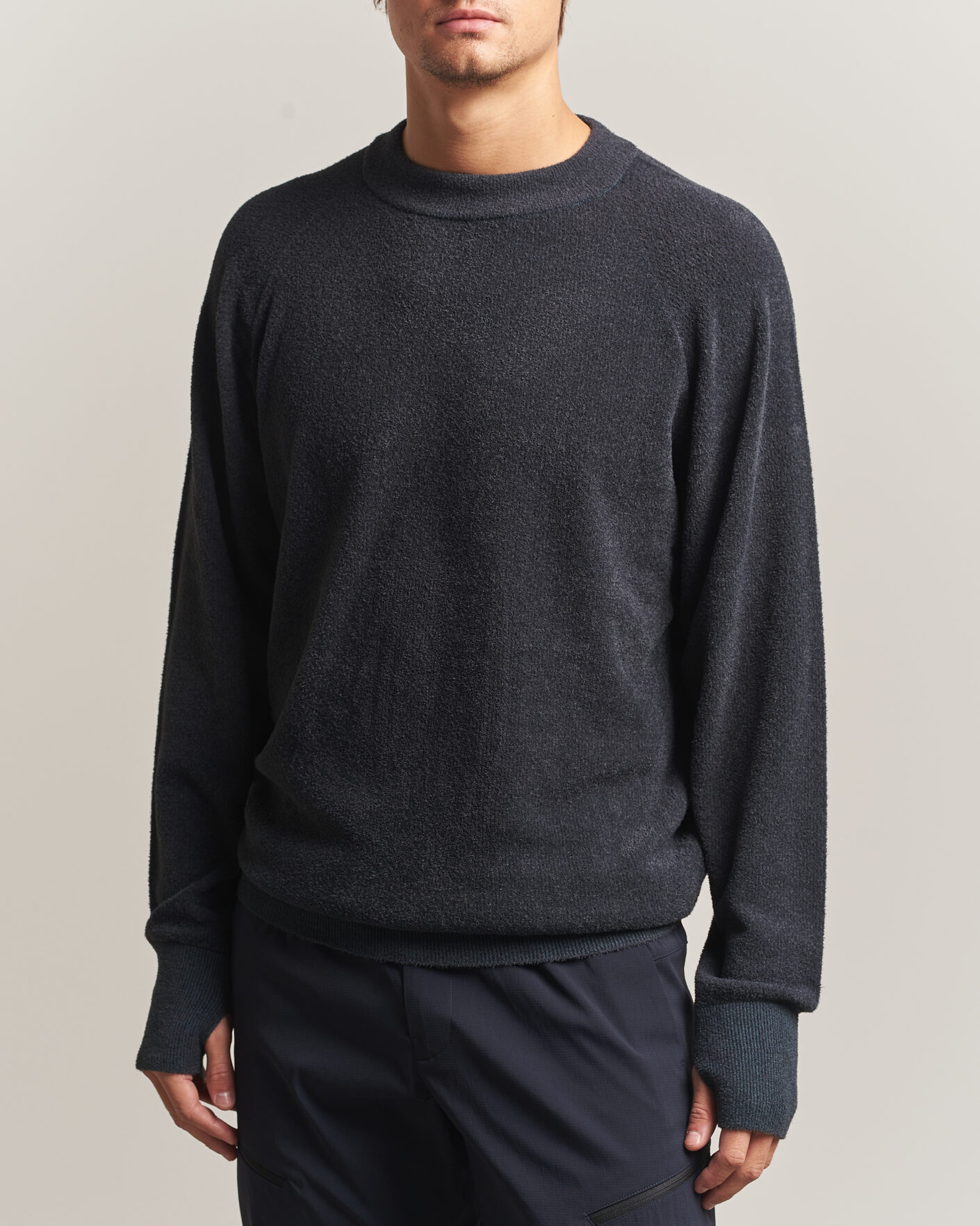 Mies | Puserot | Goldwin | Mesh Pile Crew Neck Wolf Gray