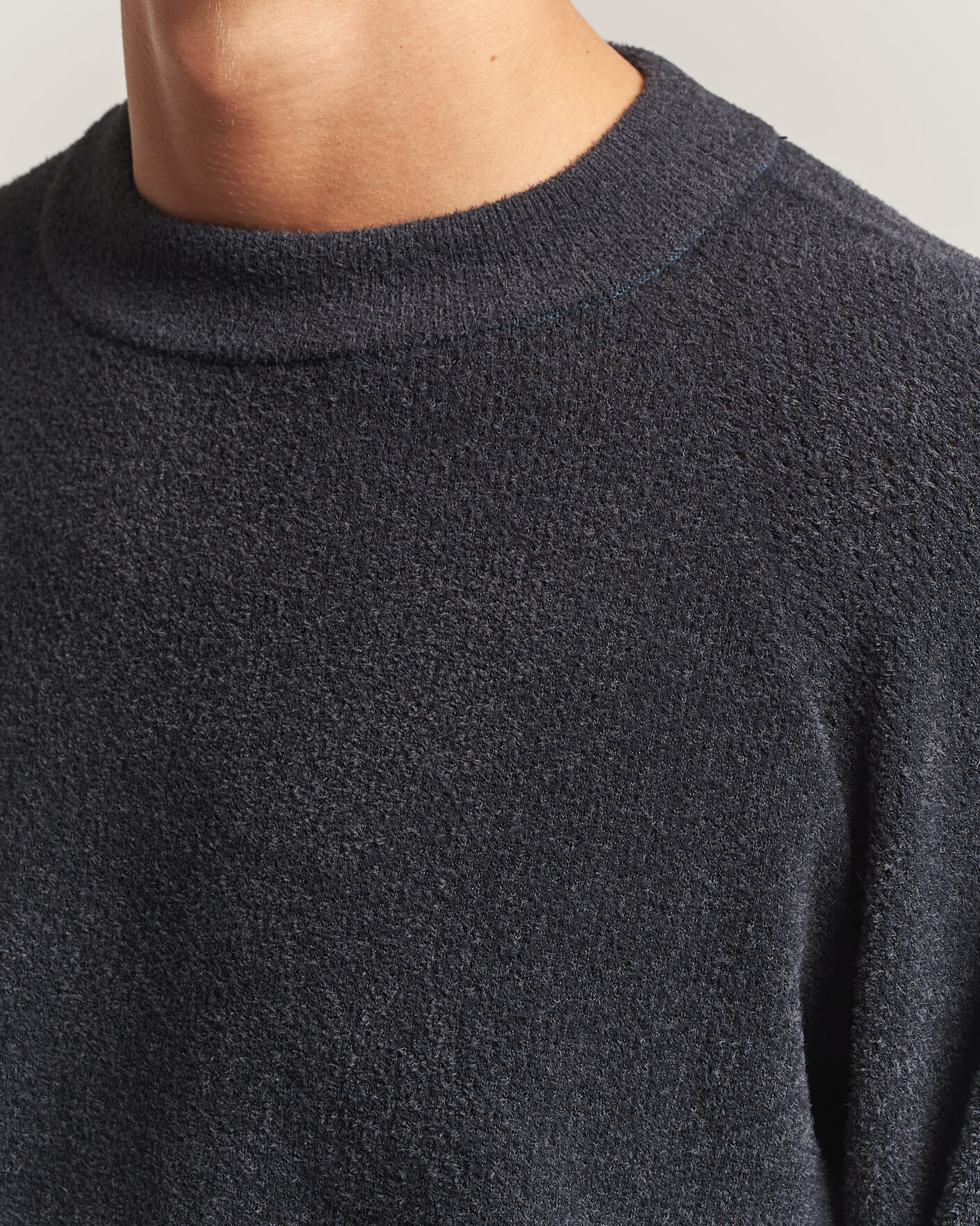 Mies | Puserot | Goldwin | Mesh Pile Crew Neck Wolf Gray