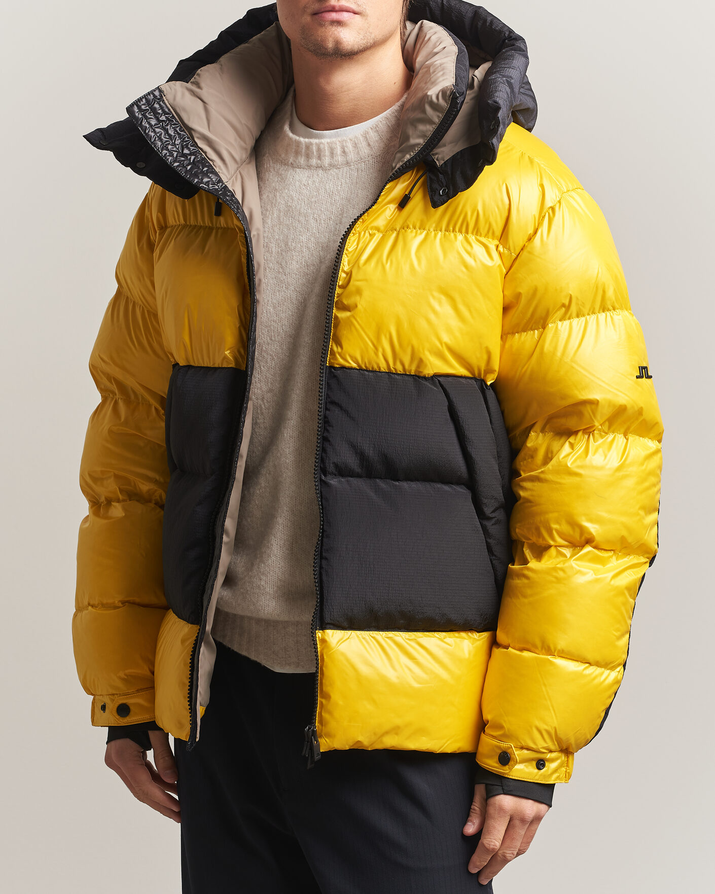 Mies | Takit | J.Lindeberg | Creek Block Hooded Down Jacket Bumblebee