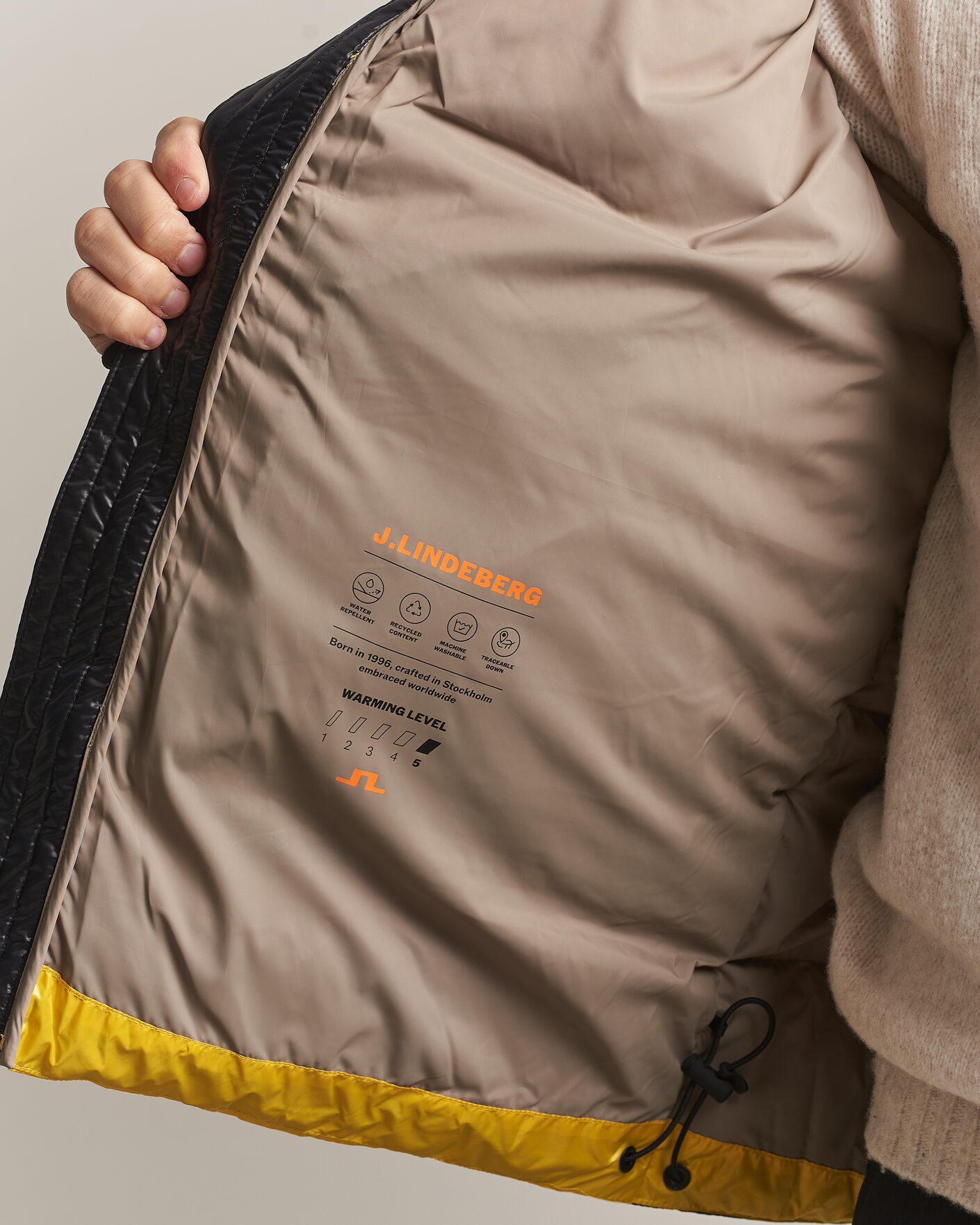 Mies | Takit | J.Lindeberg | Creek Block Hooded Down Jacket Bumblebee