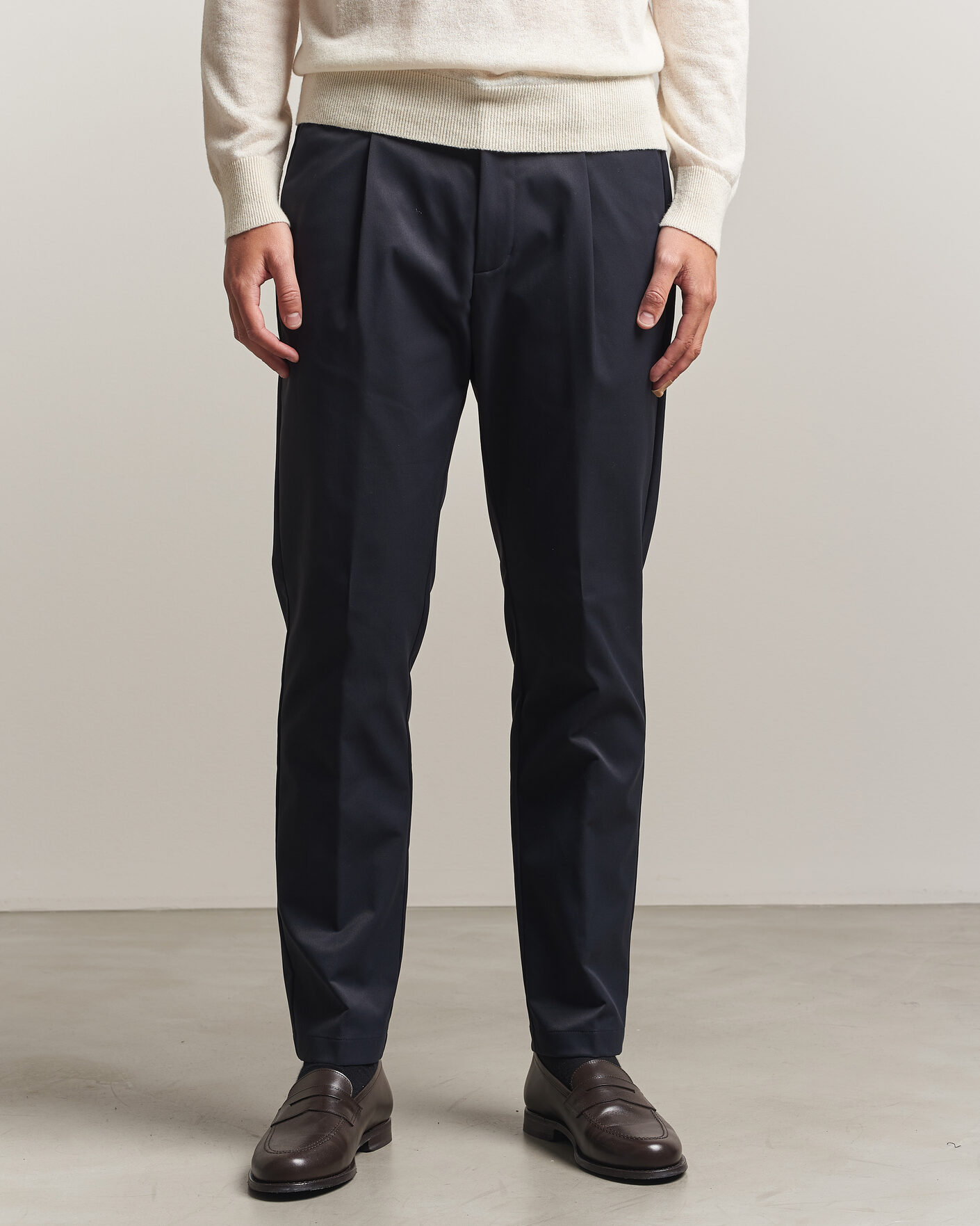 Mies | Housut | Herno | Pleated Technical Cotton Trousers Navy