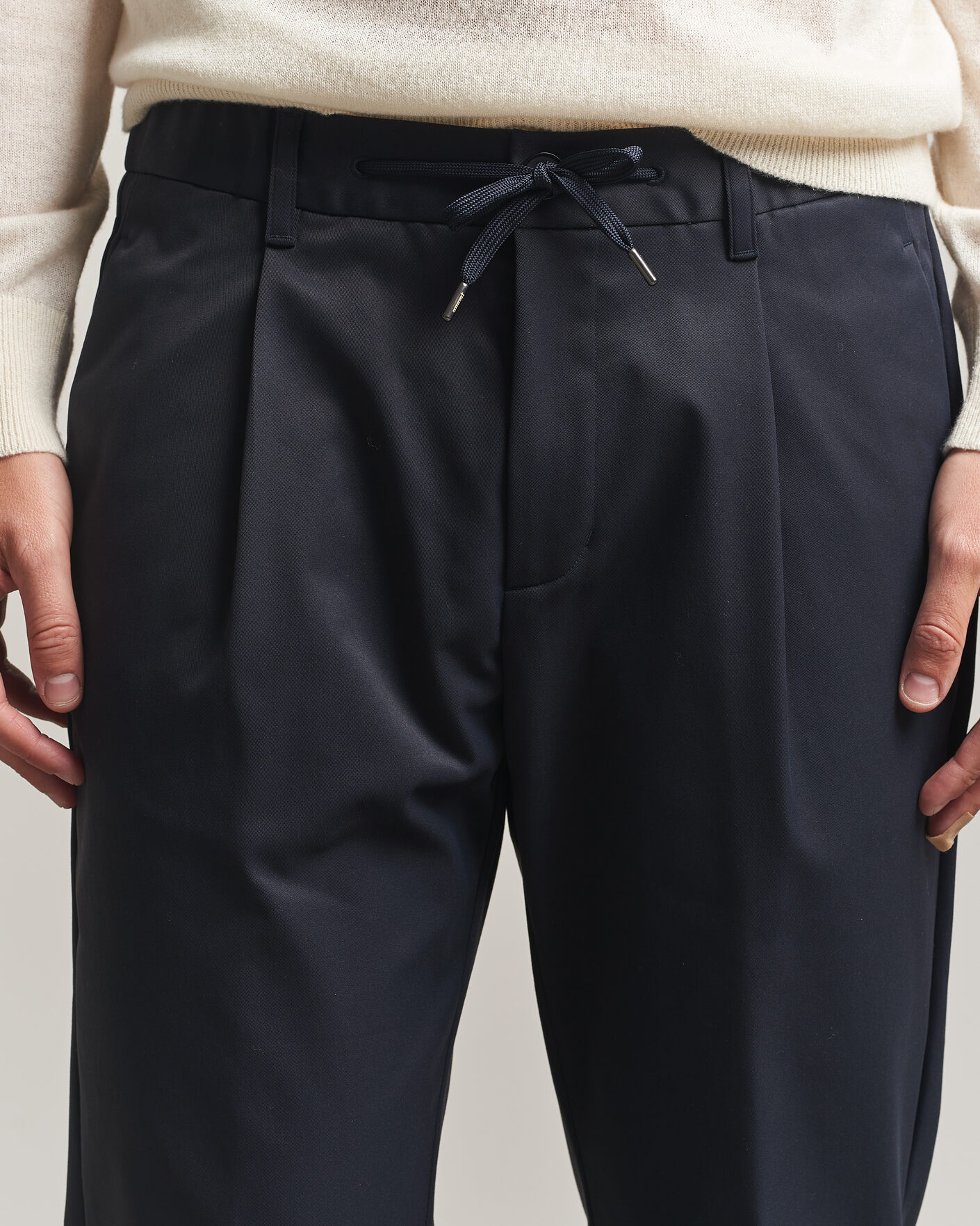 Mies | Housut | Herno | Pleated Technical Cotton Trousers Navy