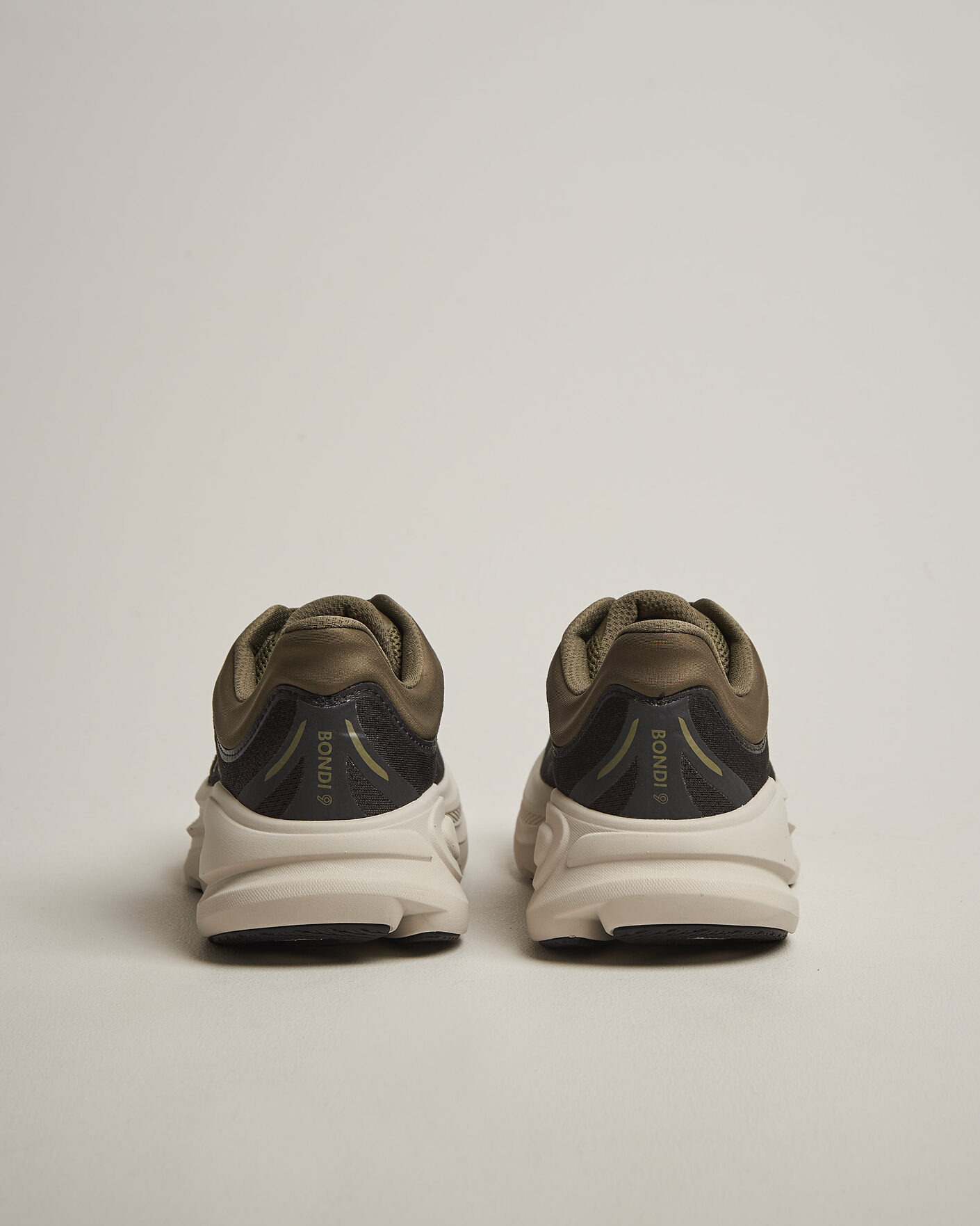 Mies | Juoksukengät | Hoka | Bondi 9 Black/River Rock