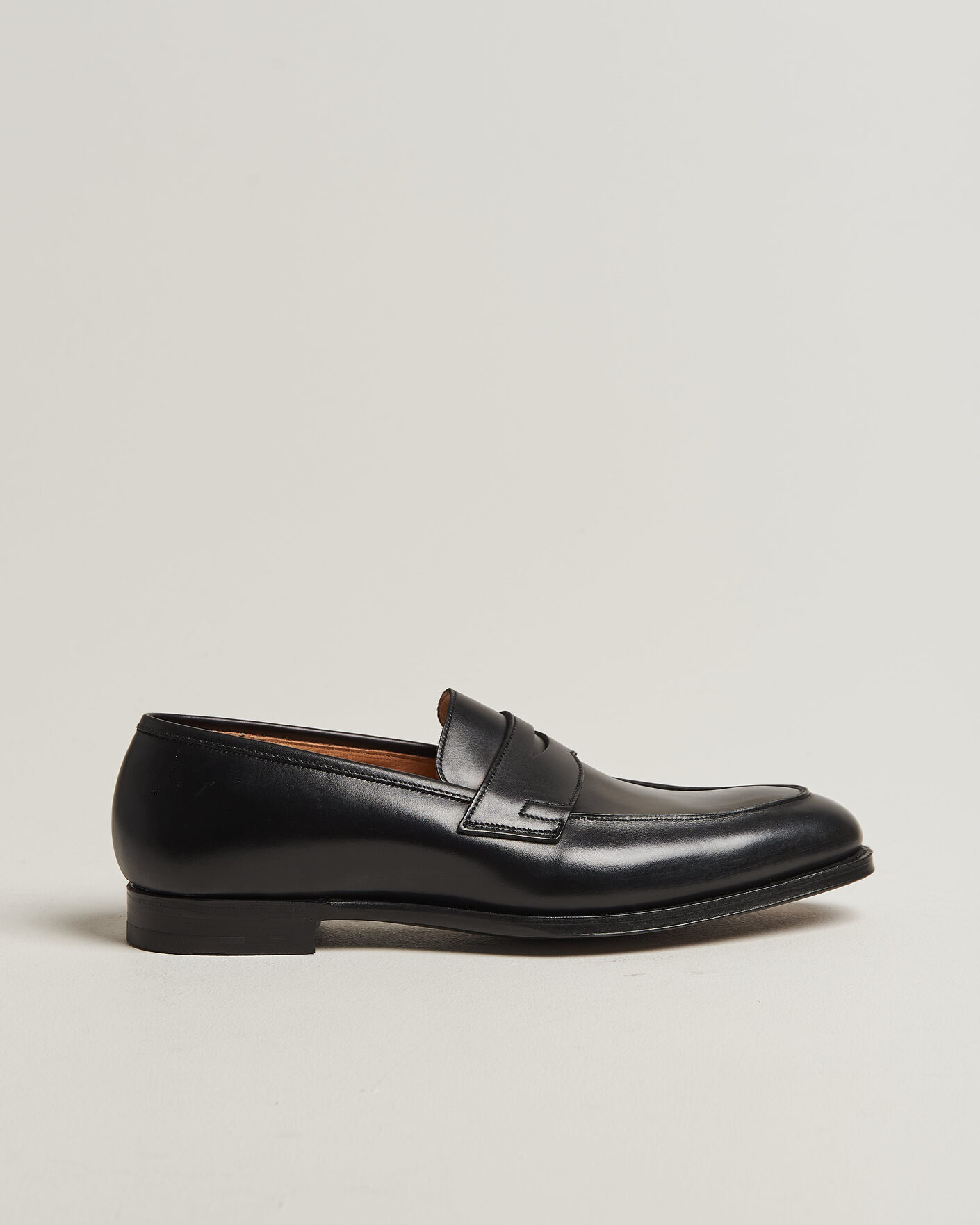 Mies | Loaferit | Crockett & Jones | Crawford Handgrade Penny Loafer Black Calf