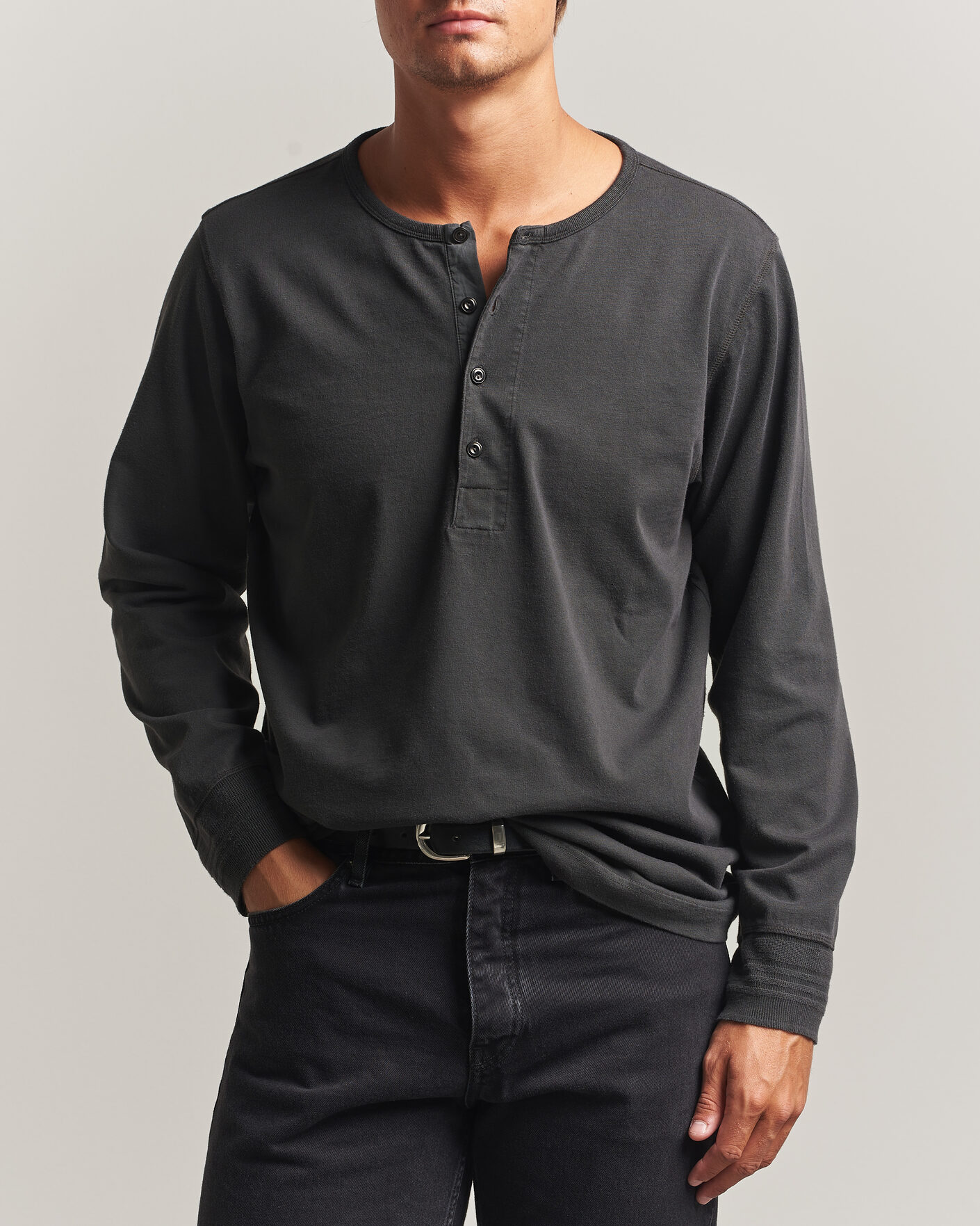 Mies | Puserot | Nudie Jeans | Long Sleeved Henley Antracite