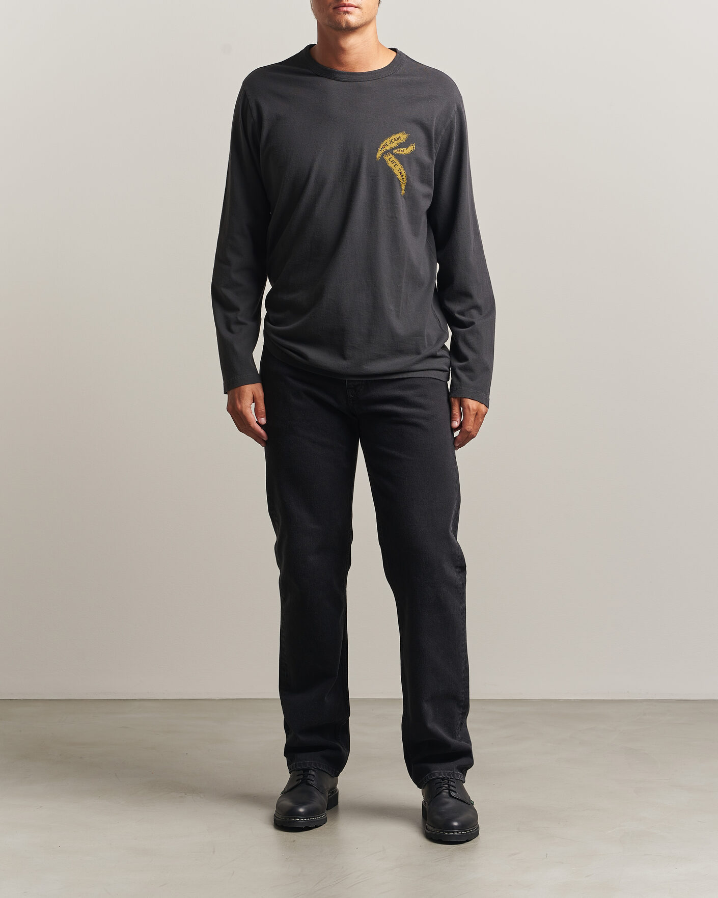 Mies | T-paidat | Nudie Jeans | Rudi Life Tracks II Long Sleeved T-Shirt Antracite
