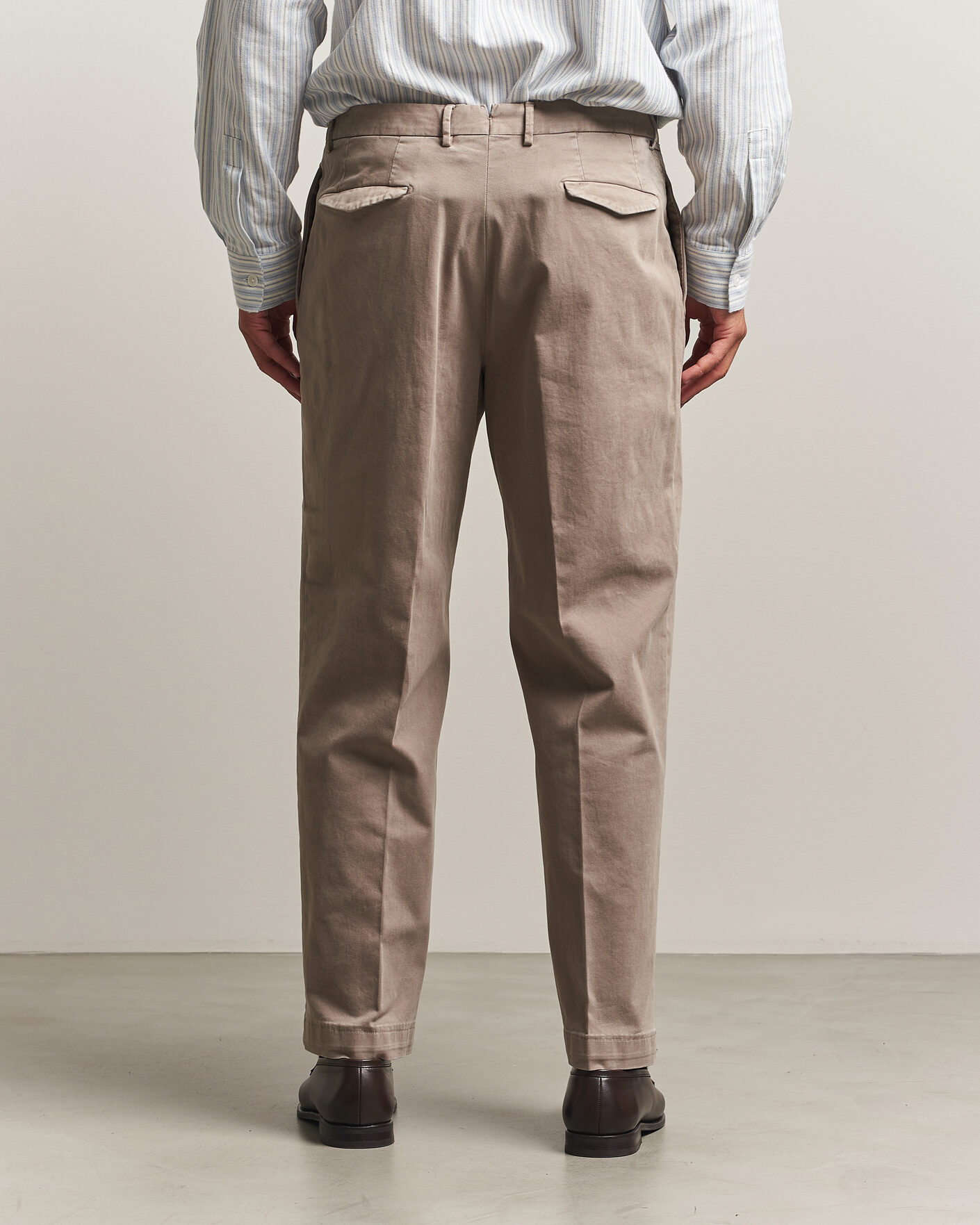 Mies | Housut | Santaniello | Washed Cotton Trousers Taupe