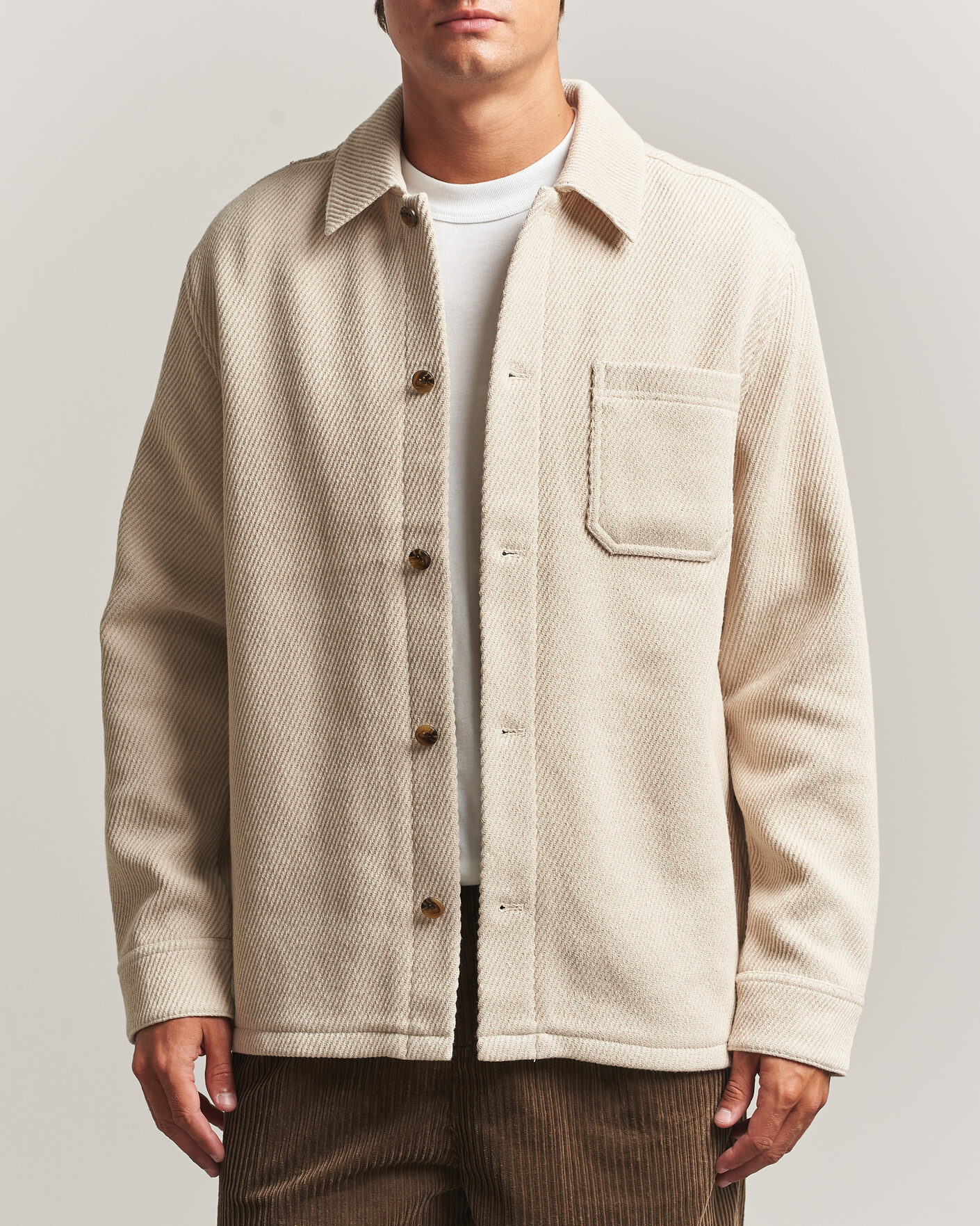 Mies | Kauluspaidat | LES DEUX | Twill Wool Overshirt Ivory
