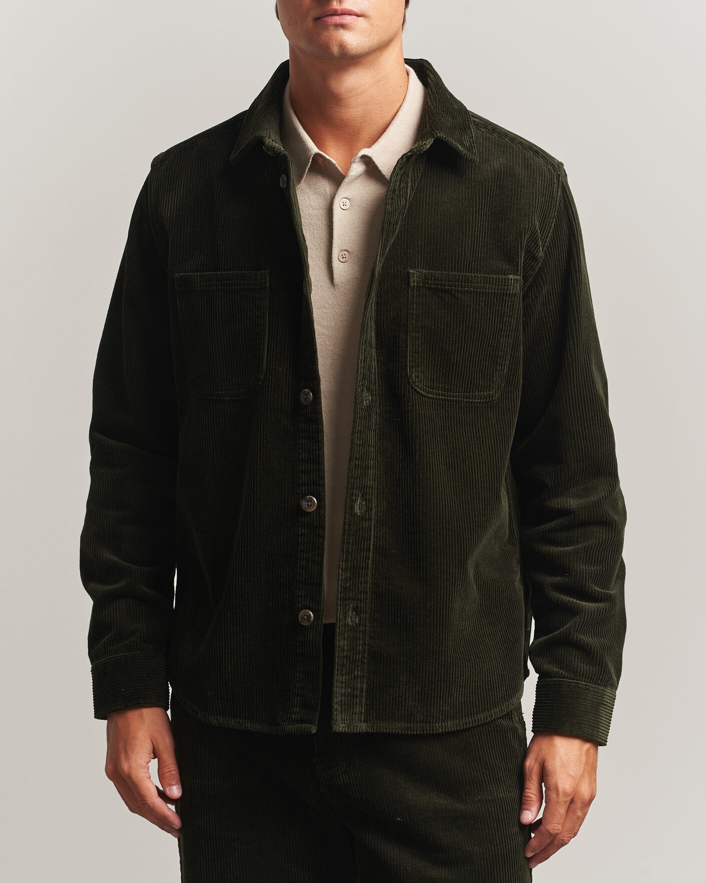 Mies | Kauluspaidat | LES DEUX | Corduroy Overshirt Rosin Green