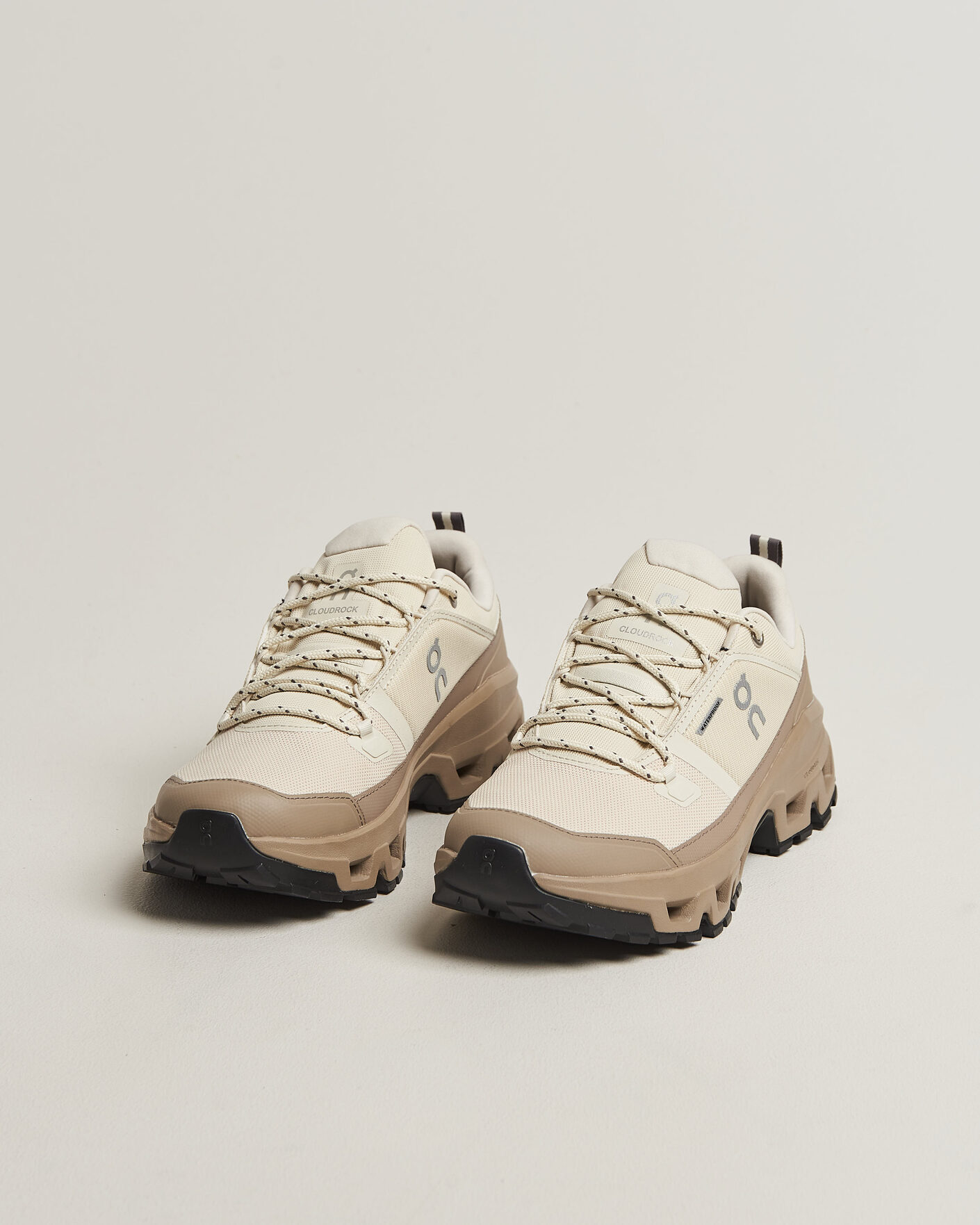 Mies | Maastojuoksukengät | On | Cloudrock Low Waterproof Grain/Soba