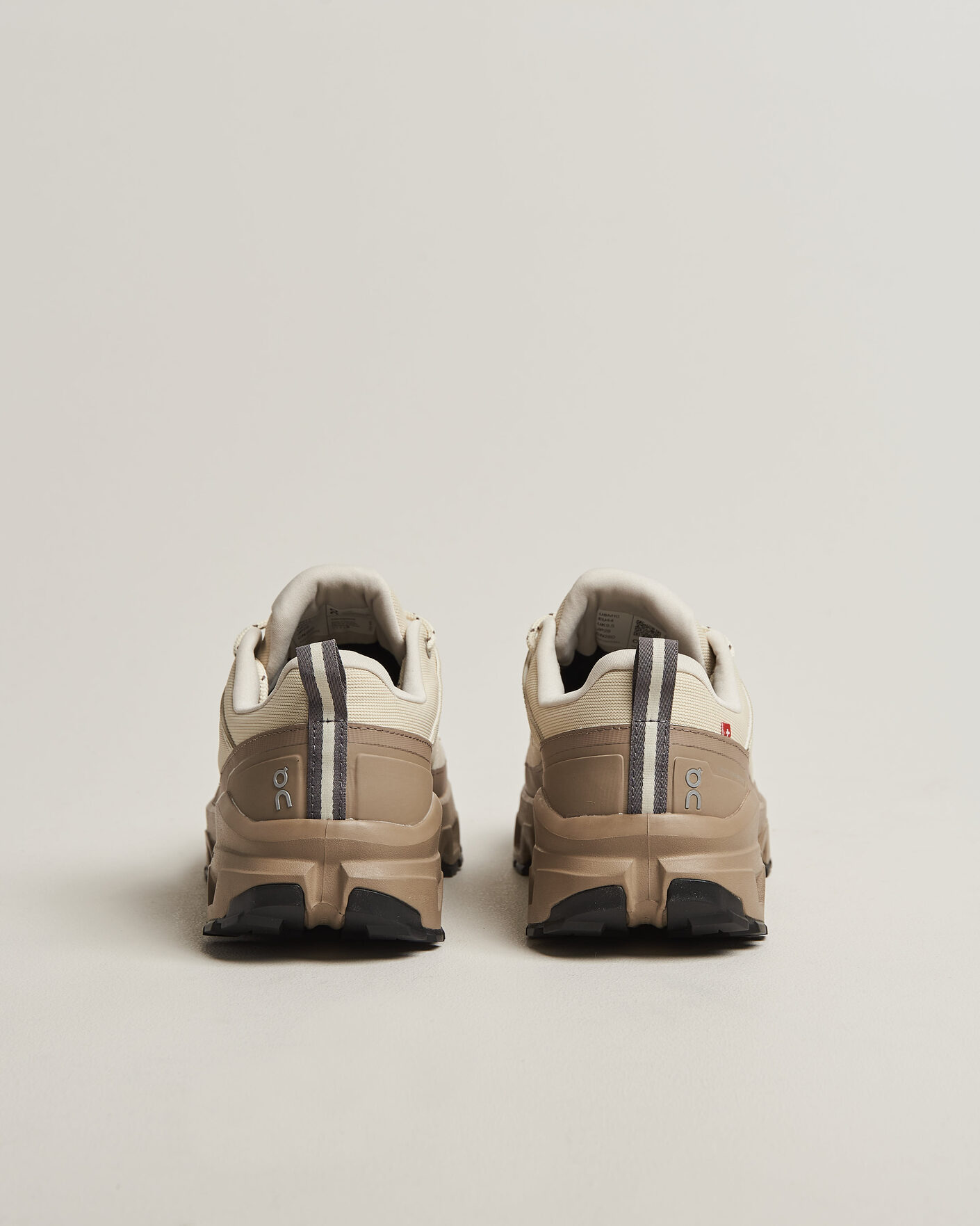 Mies | Maastojuoksukengät | On | Cloudrock Low Waterproof Grain/Soba