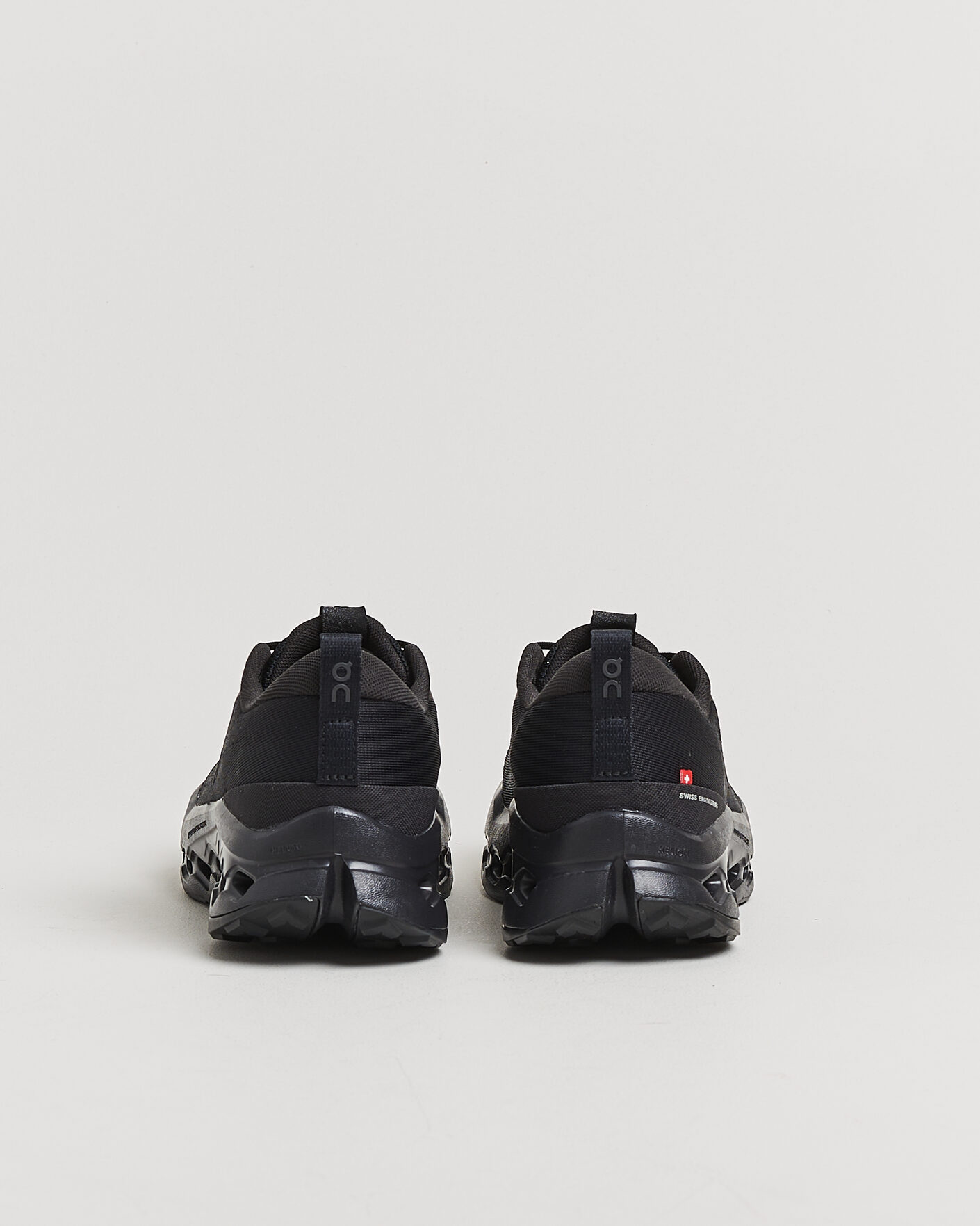 Mies | Juoksukengät | On | Cloudsurfer Trail 2 Black/Eclipse