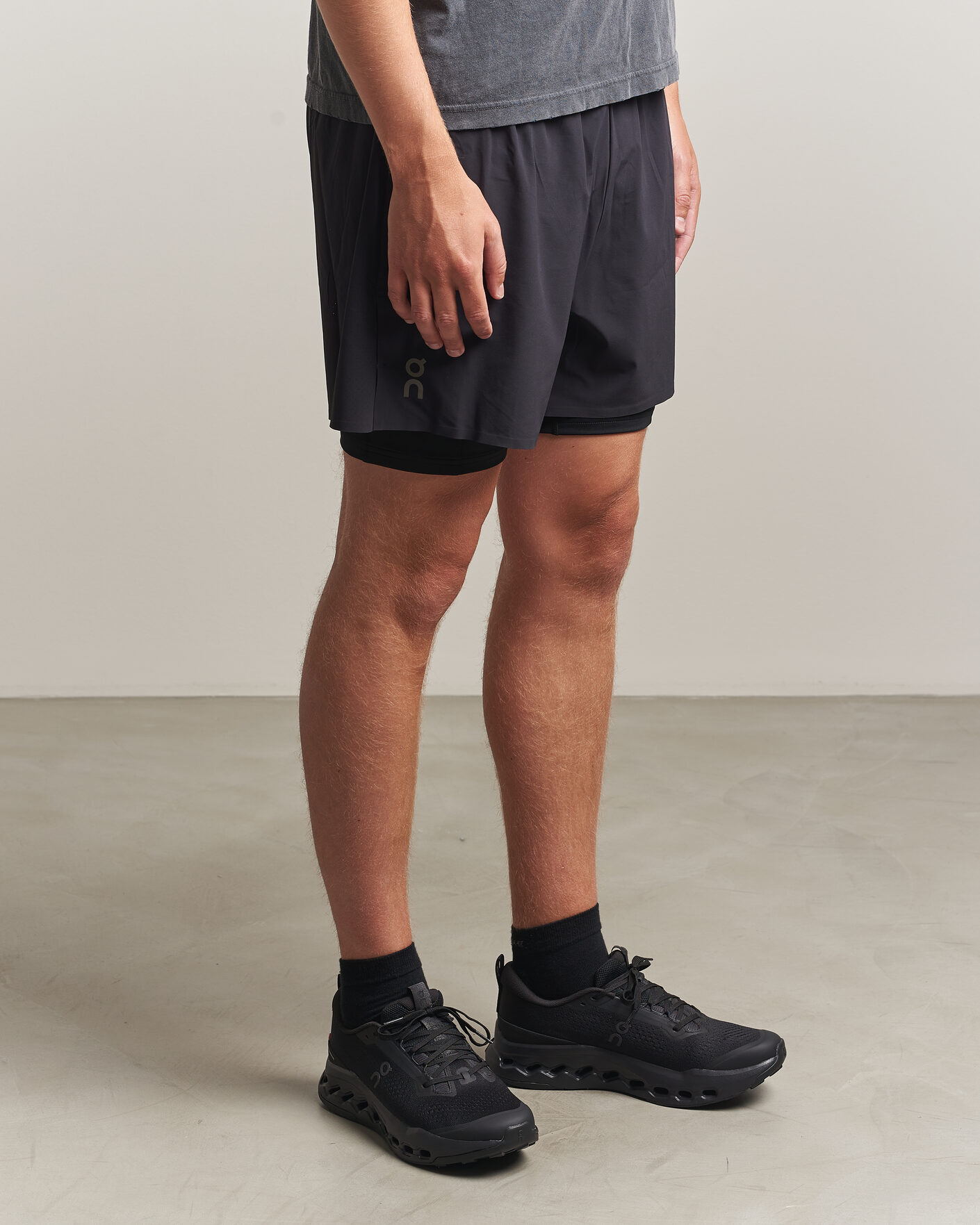 Mies | Juoksukengät | On | Cloudsurfer Trail 2 Black/Eclipse