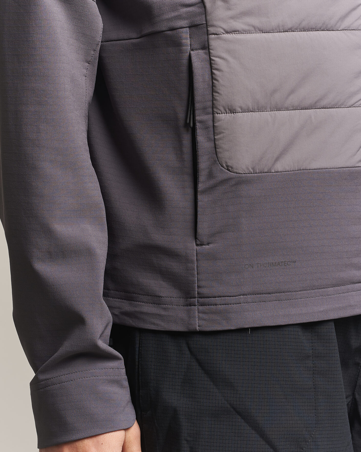 Mies | Takit | On | Weather Hybrid Jacket Eclipse
