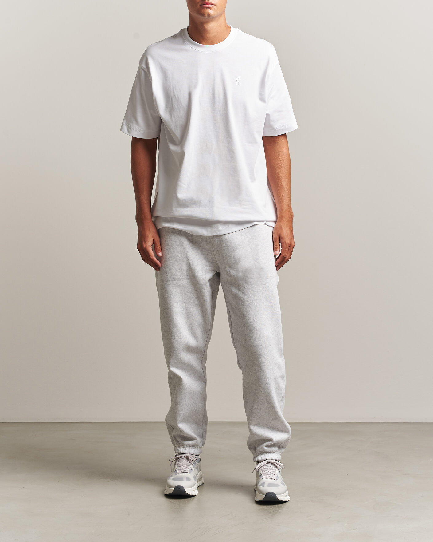 Mies | T-paidat | On | Club Collective T-Shirt White