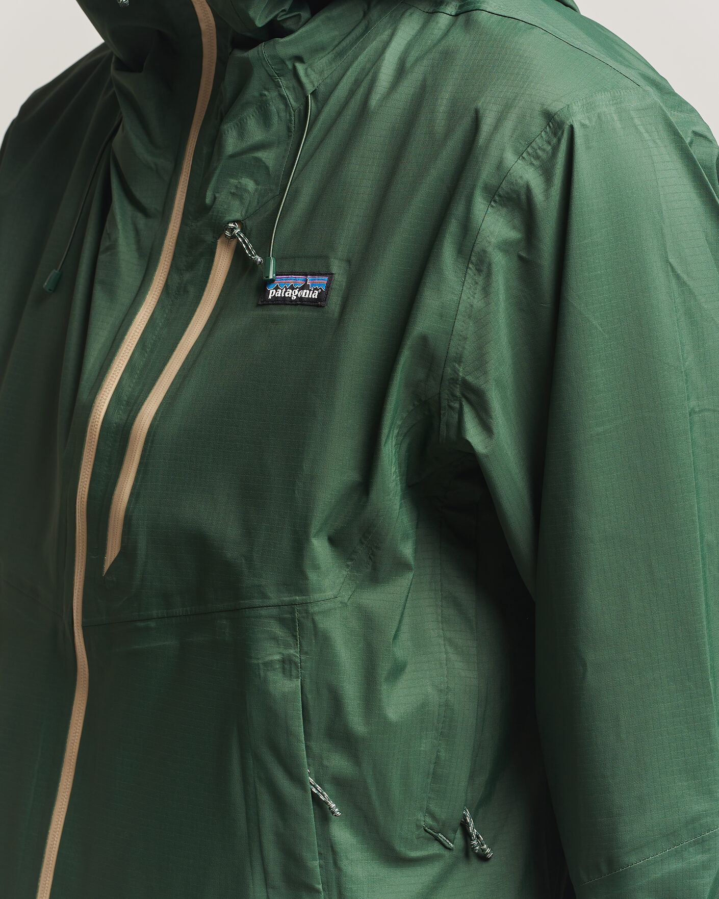 Mies | Takit | Patagonia | Granite Crest Rain Jacket Treeline Green