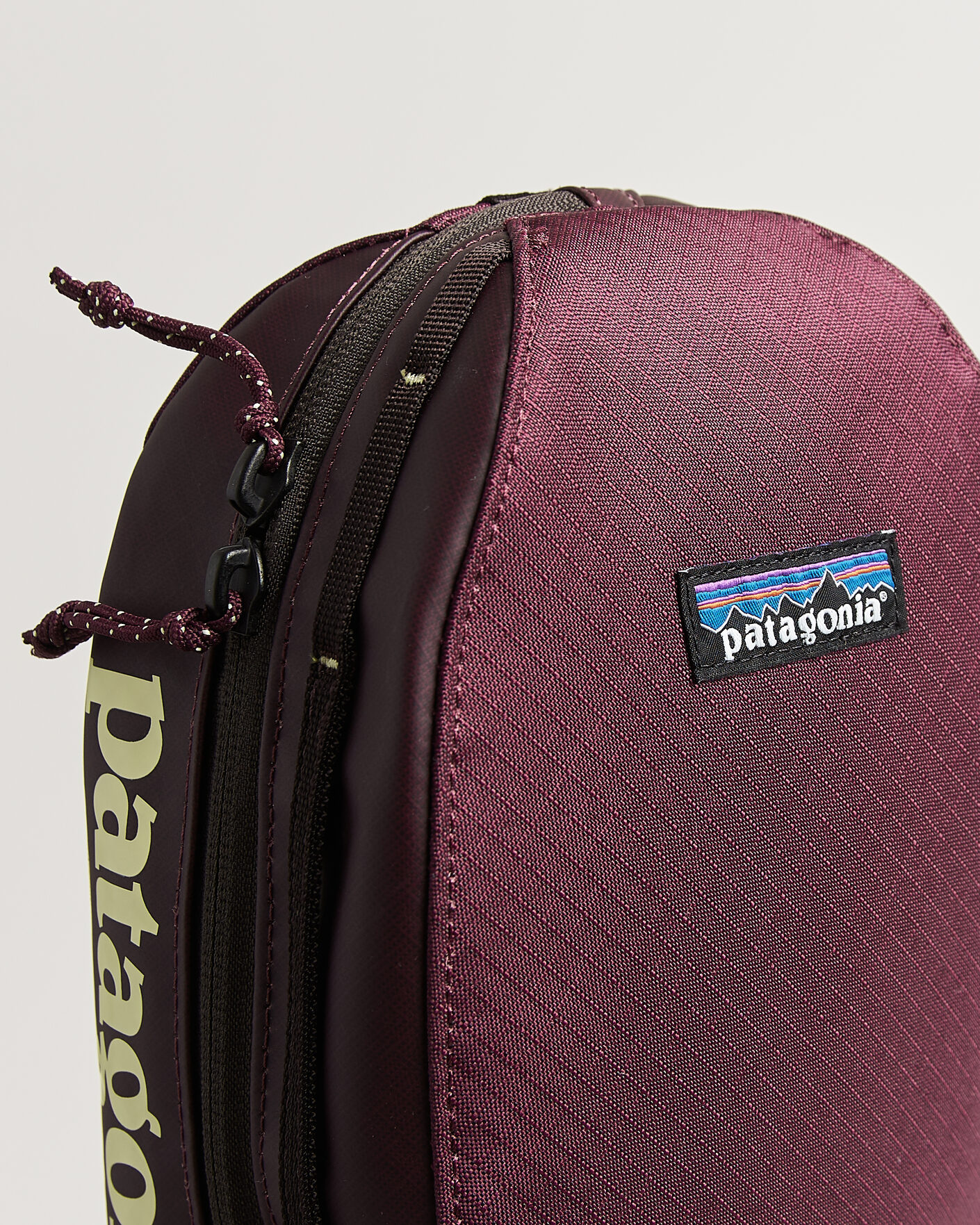 Mies | Laukut | Patagonia | Black Hole Cube 3L Berry Fig