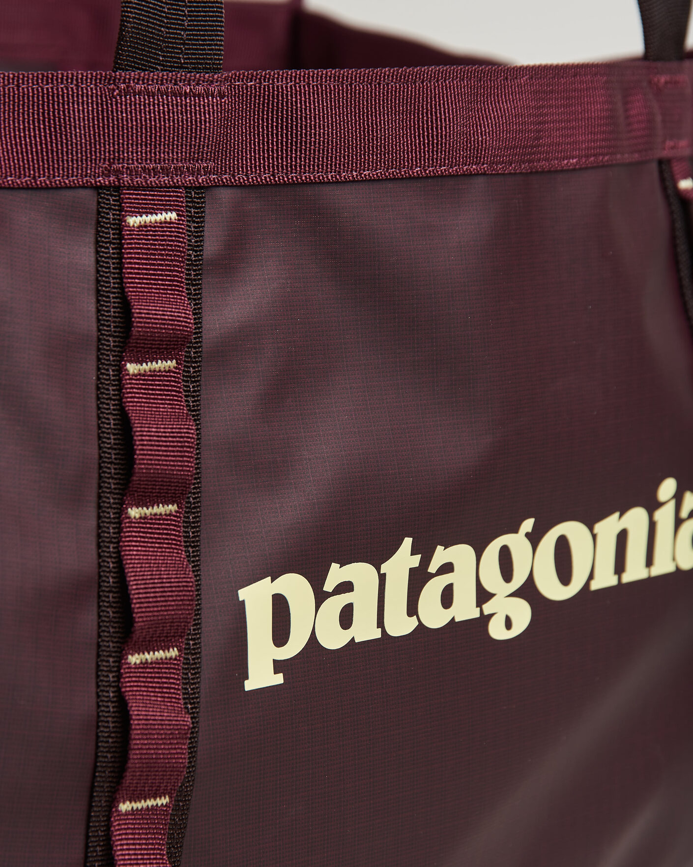 Mies | Laukut | Patagonia | Black Hole Tote 25L Berry Fig