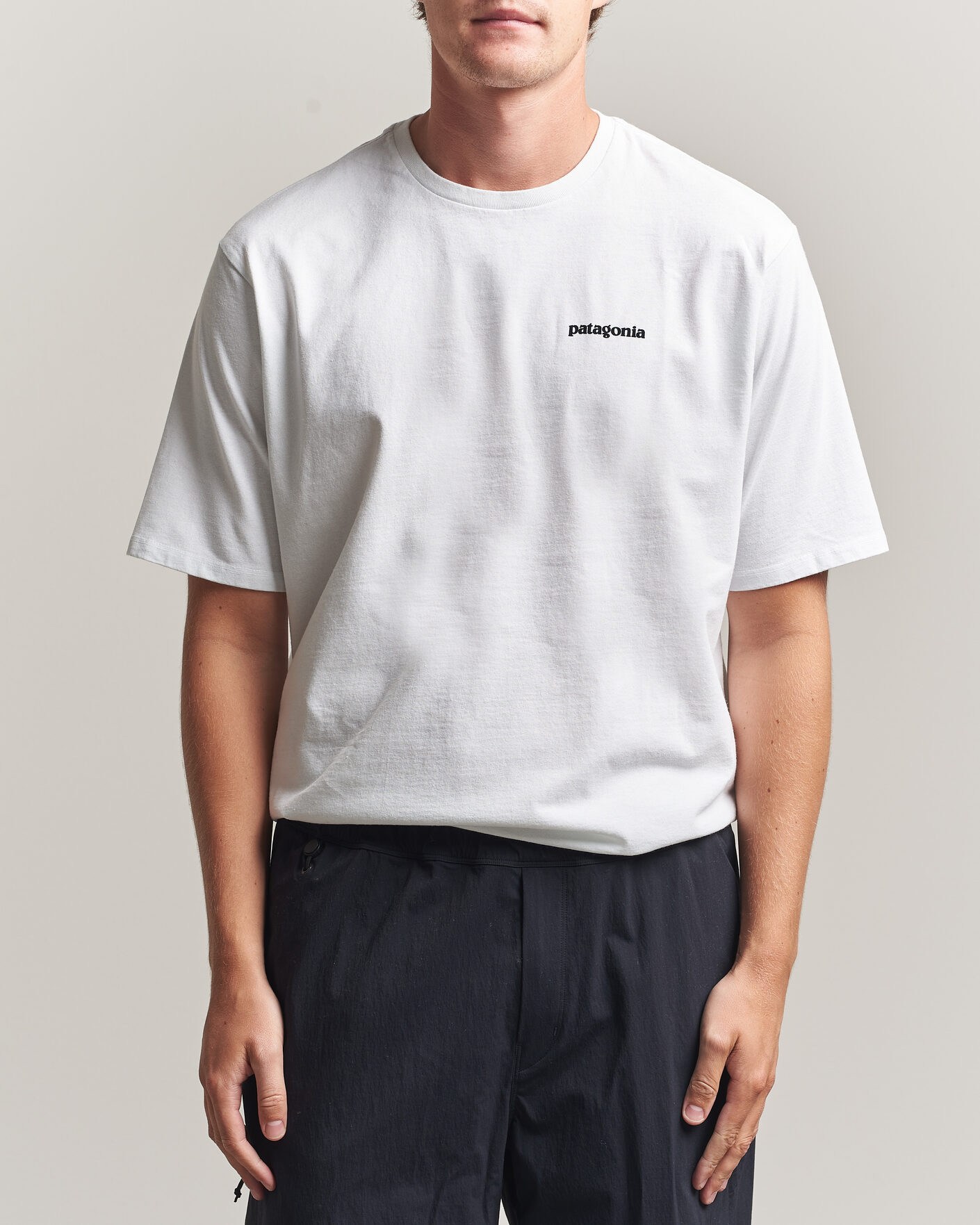 Mies | T-paidat | Patagonia | P-6 Logo Responsibili T-Shirt Fiber White