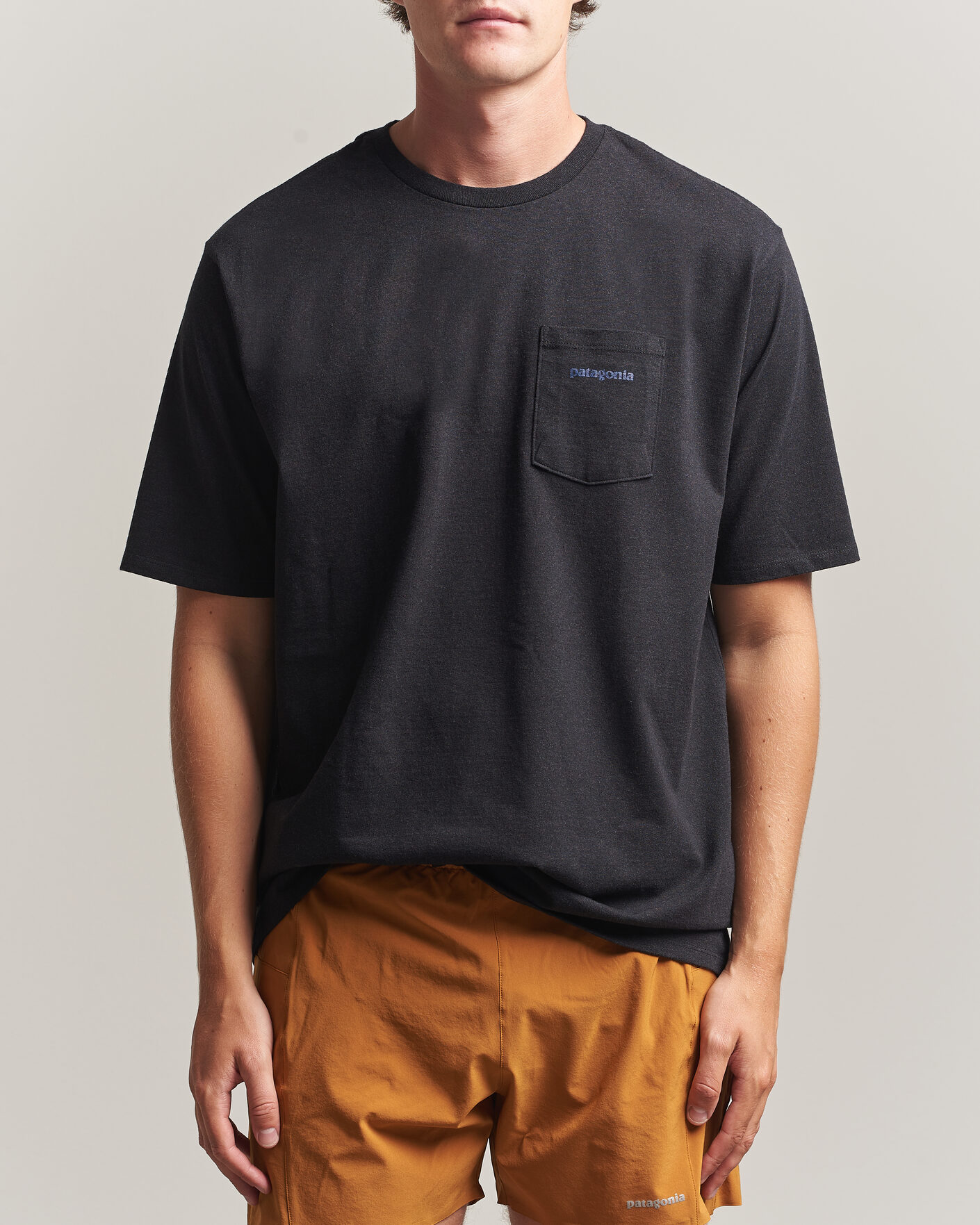Mies | T-paidat | Patagonia | Boardshort Logo Pocket Responsibili T-Shirt Ink Black