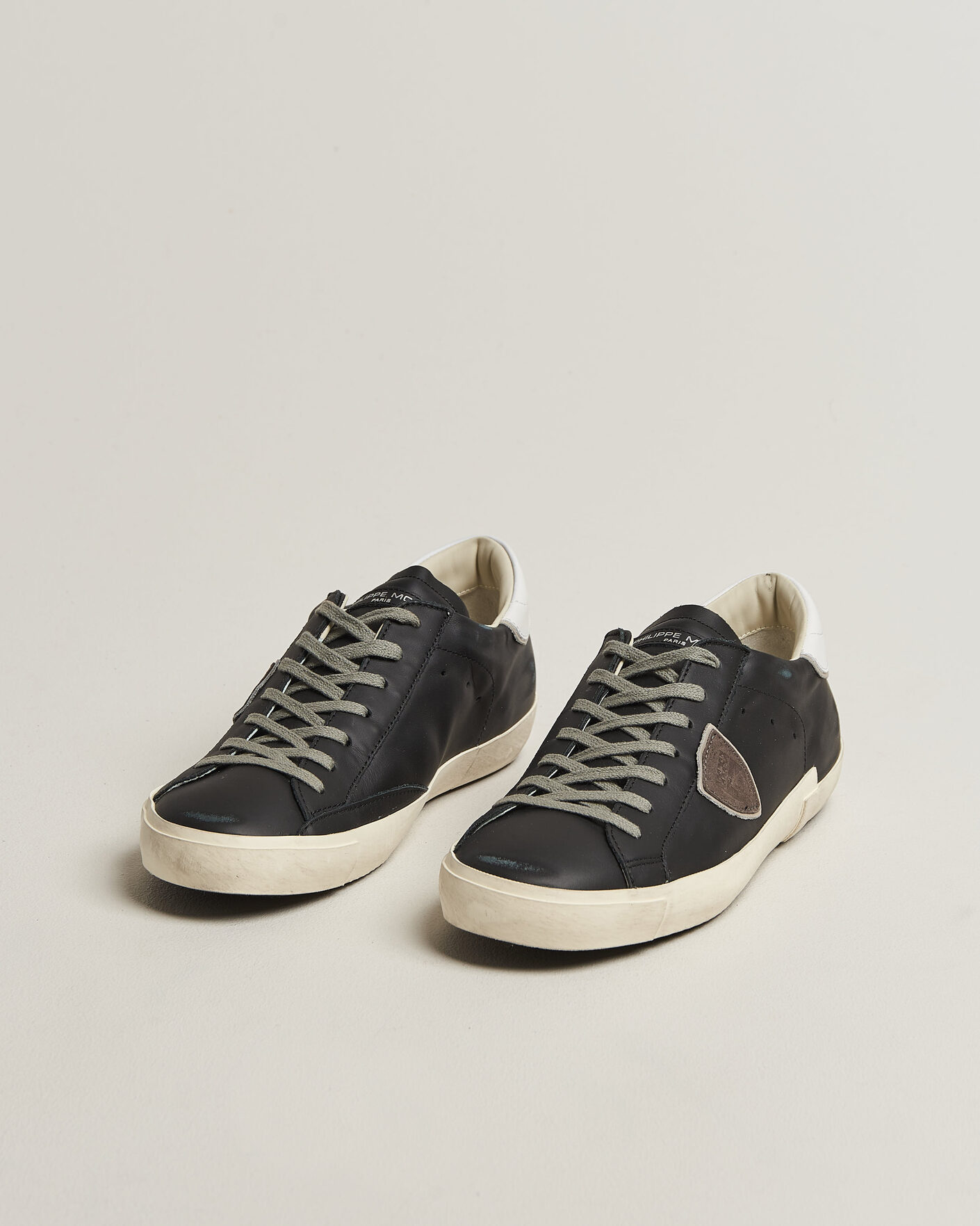 Mies | Tennarit | Philippe Model | PRSX Low Top Suede Sneaker Black/White