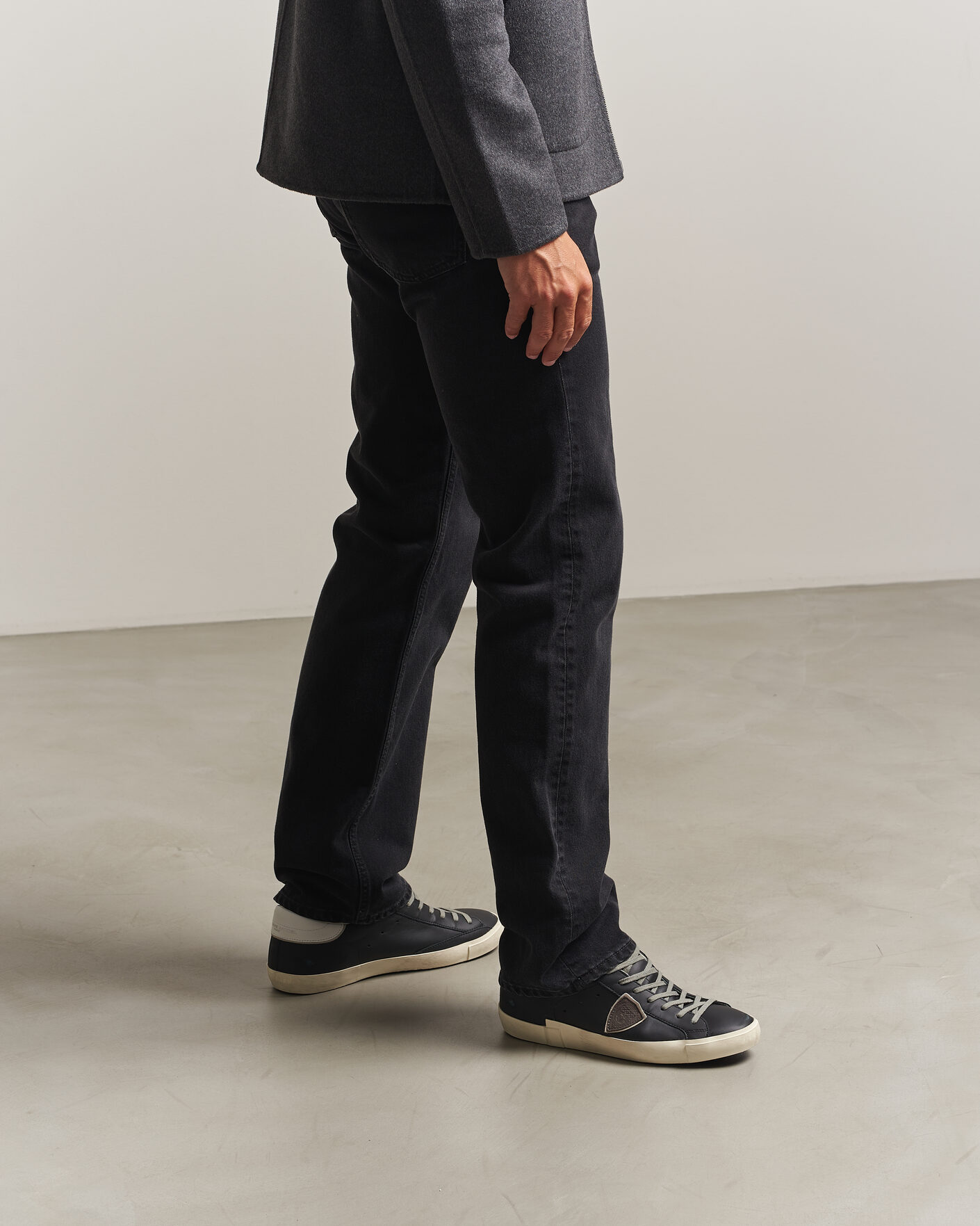 Mies | Tennarit | Philippe Model | PRSX Low Top Suede Sneaker Black/White