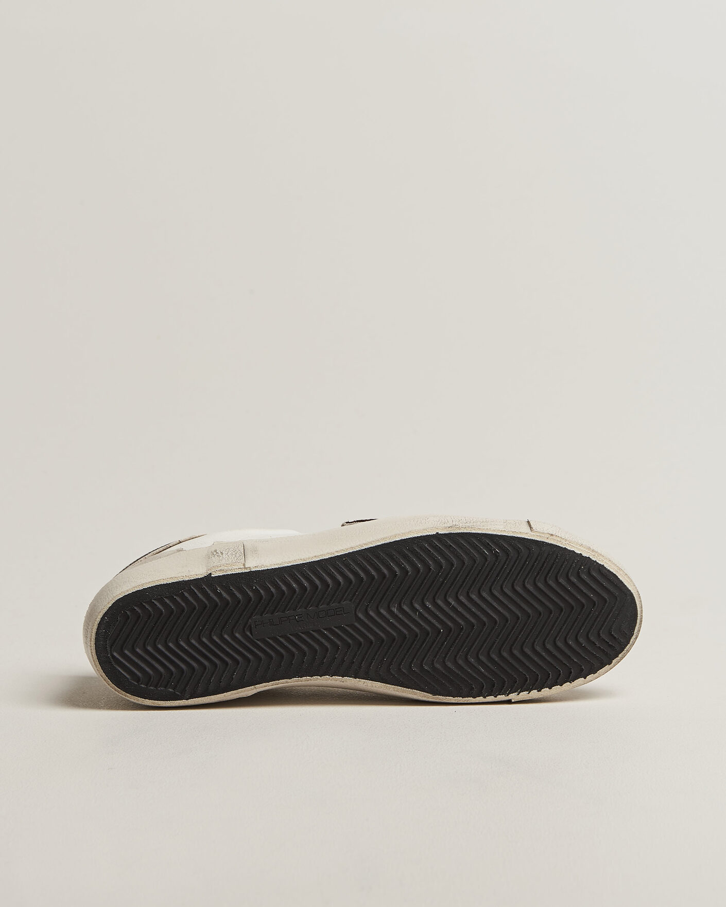 Mies | Tennarit | Philippe Model | PRSX Low Top Suede Sneaker White/Black