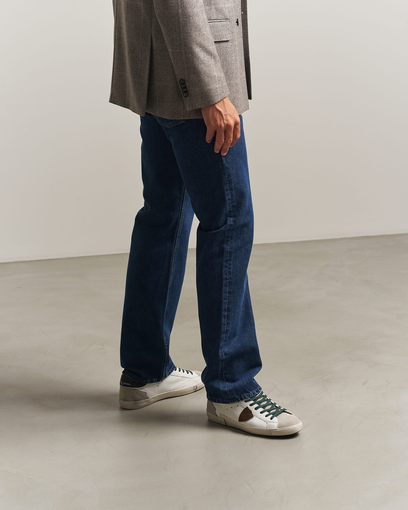 Mies | Tennarit | Philippe Model | PRSX Low Top Suede Sneaker White/Black