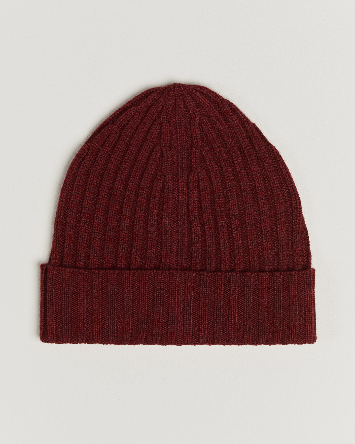 Mies | Pipot | Piacenza Cashmere | Ribbed Cashmere Beanie Burgundy