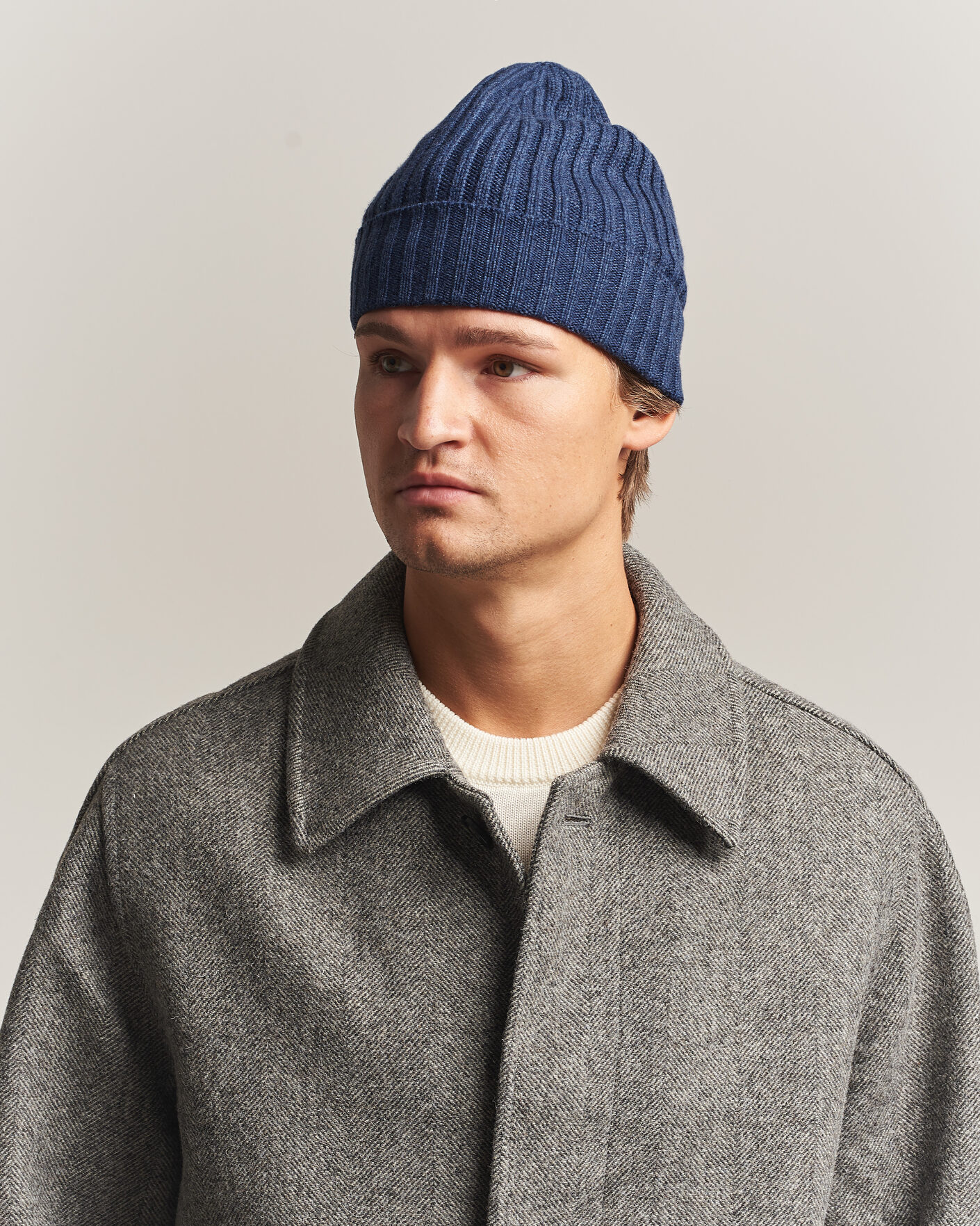 Mies | Pipot | Piacenza Cashmere | Ribbed Cashmere Beanie Dark Blue