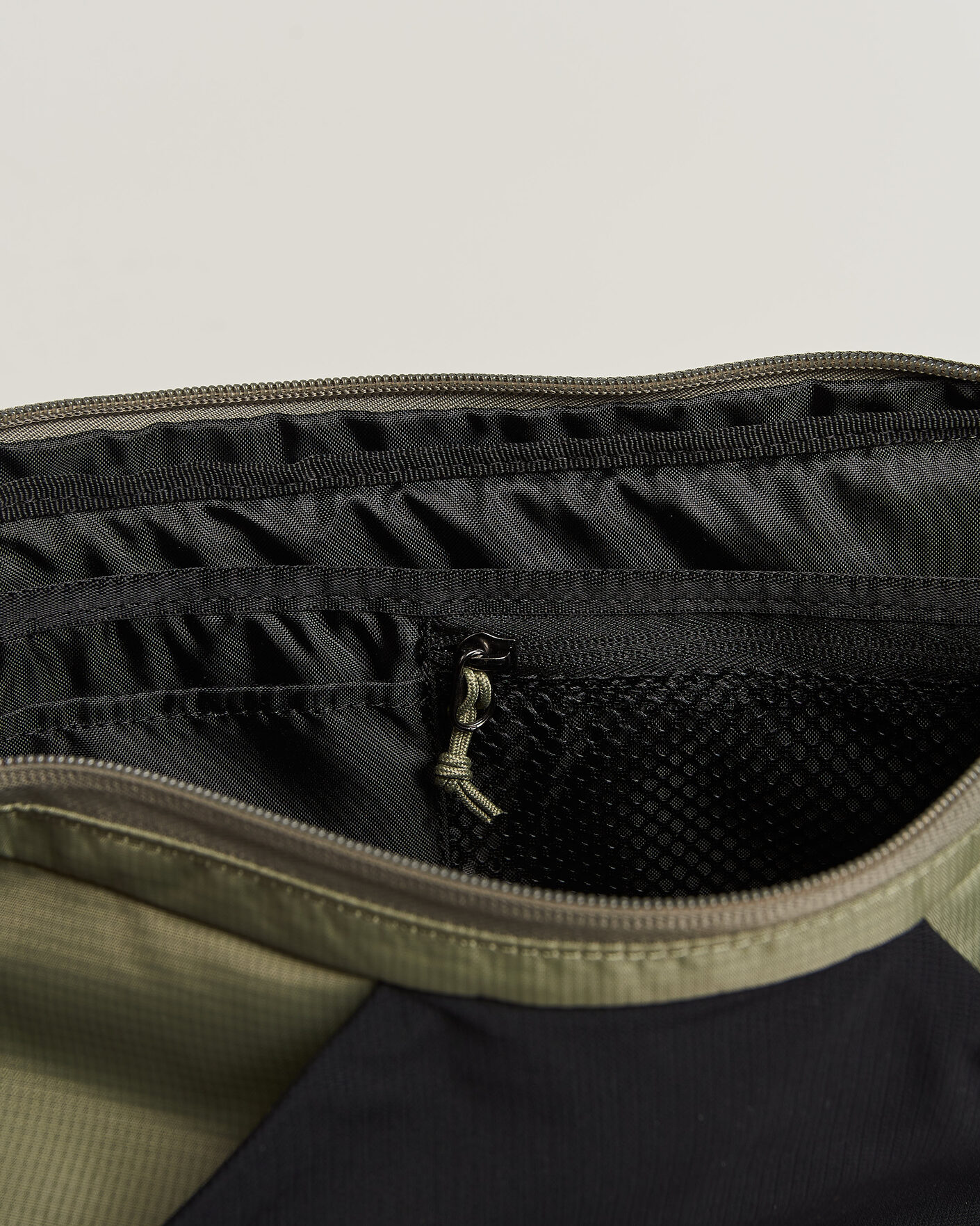 Mies | Laukut | Salomon | ACS Shoulder Bag Deep Lichen