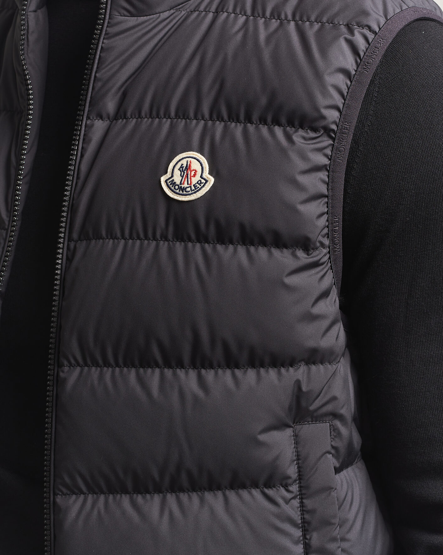 Mies | Ulkoliivit | Moncler | Contrin Down Vest Black
