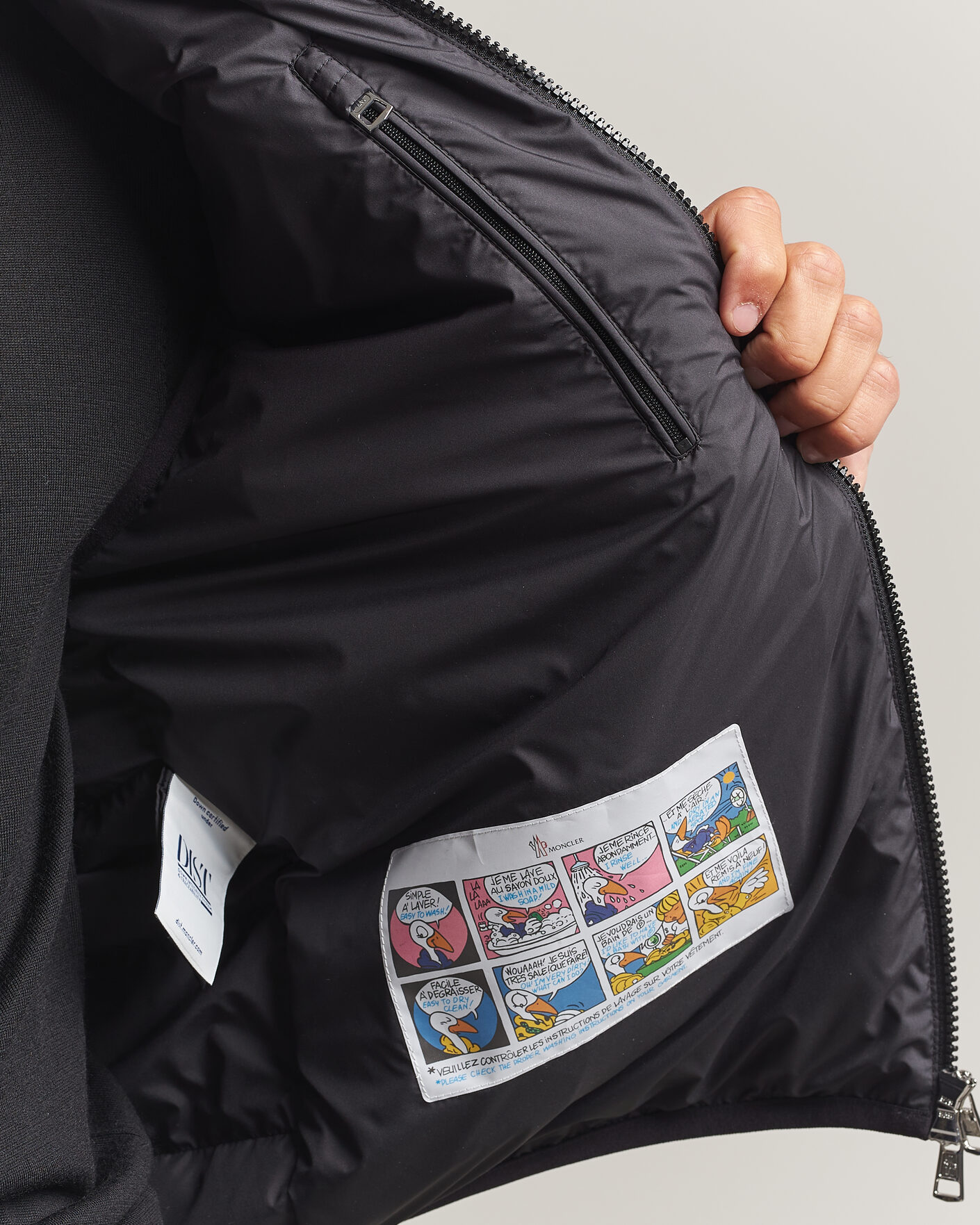 Mies | Ulkoliivit | Moncler | Contrin Down Vest Black