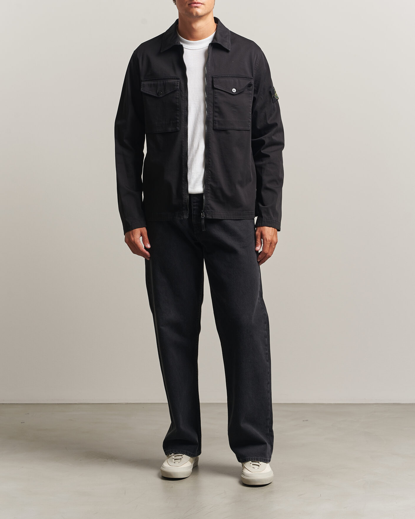 Mies | Kauluspaidat | Stone Island | Organic Cotton Satin Stretch Zip Overshirt Black