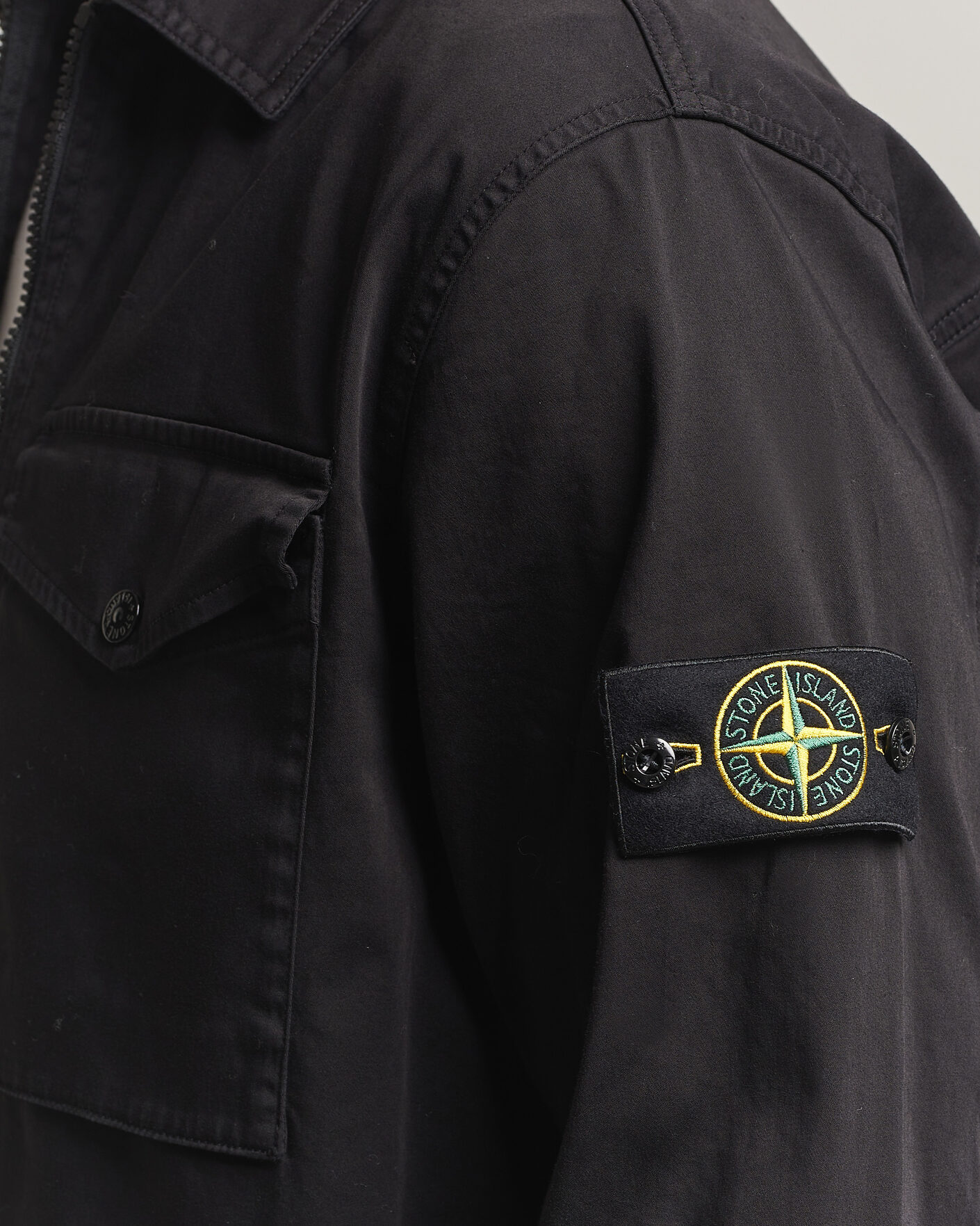 Mies | Kauluspaidat | Stone Island | Organic Cotton Satin Stretch Zip Overshirt Black