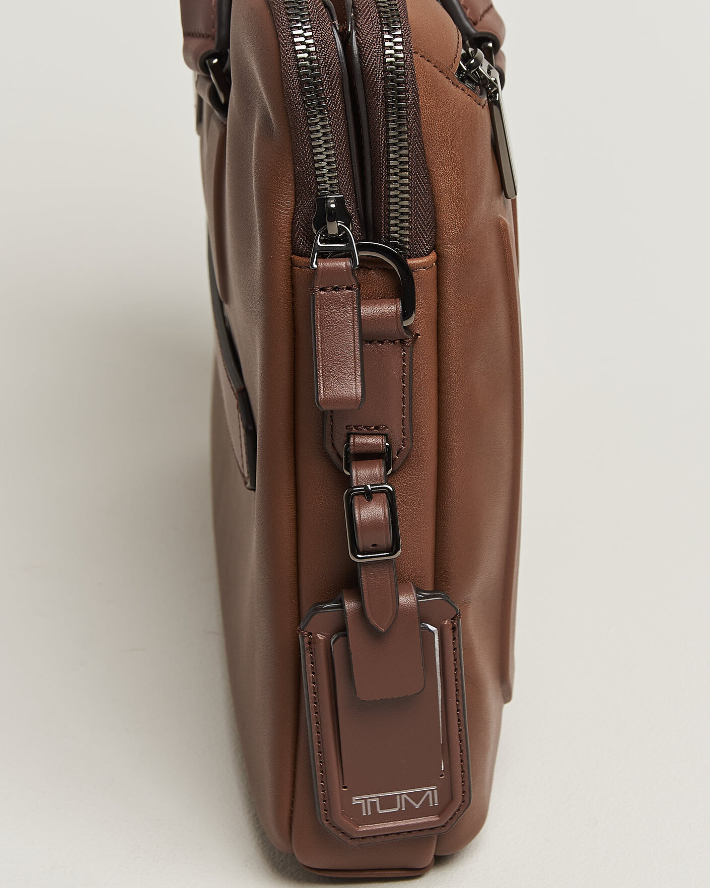 Mies | Laukut | TUMI | Harrison Sycamore Slim Leather Brief Cognac Bombe